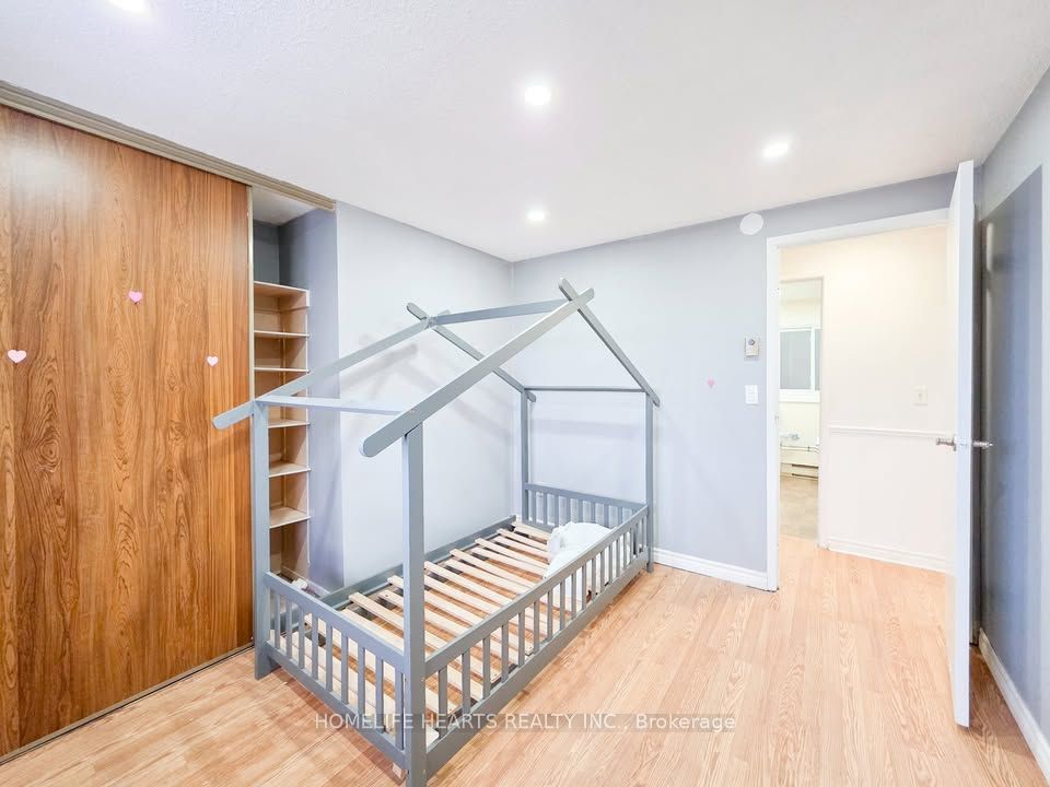 556 Capilano Crescent Property Photo 11