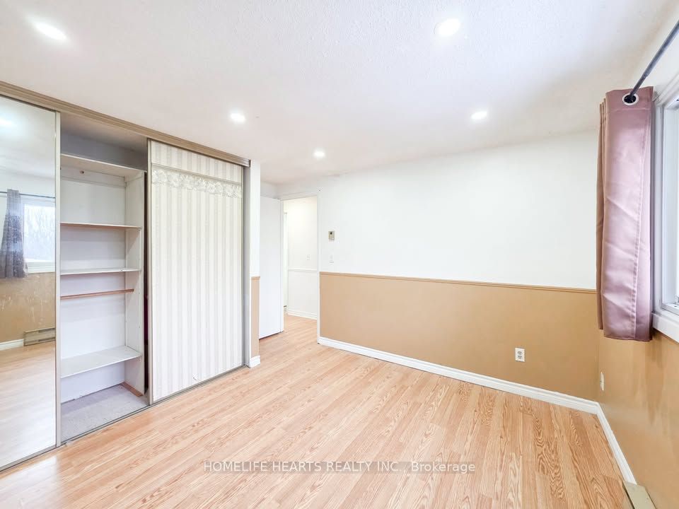 556 Capilano Crescent Property Photo 12