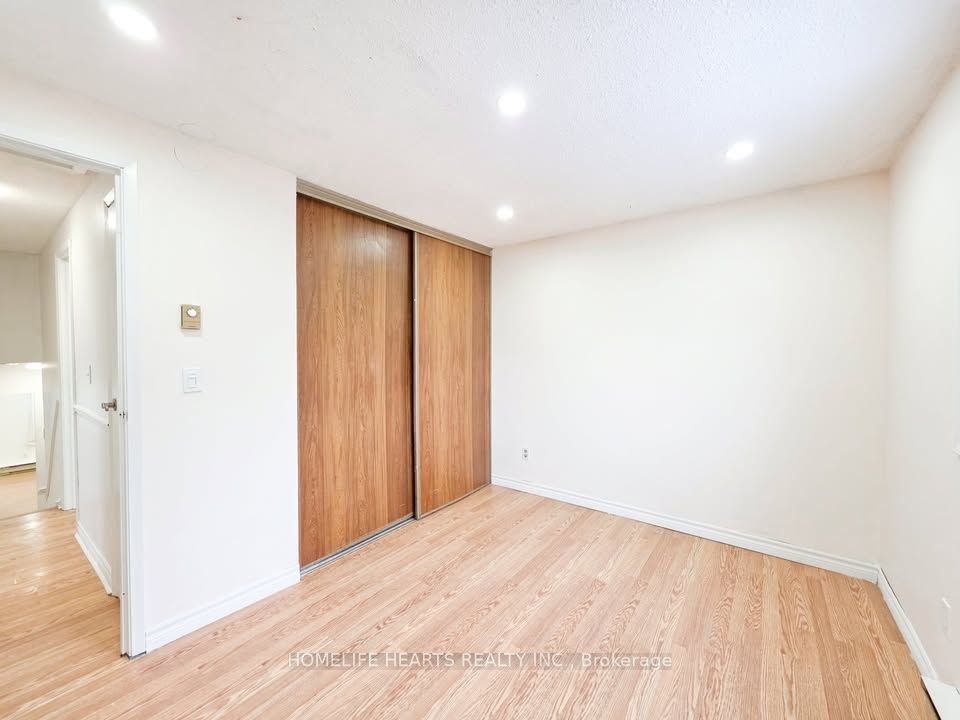 556 Capilano Crescent Property Photo 14
