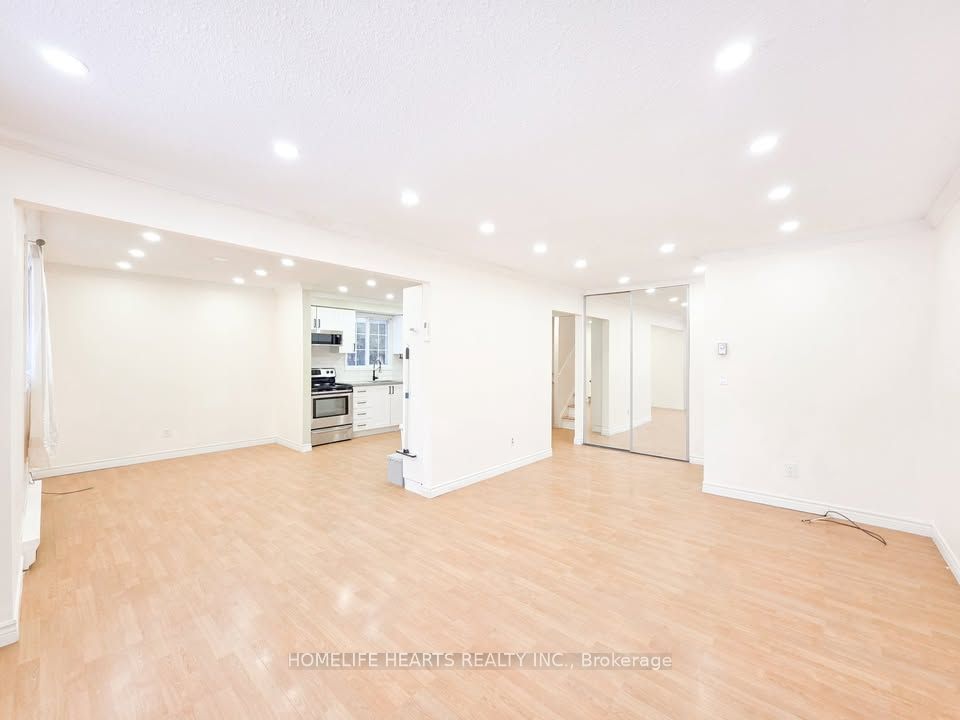 556 Capilano Crescent Property Photo 16