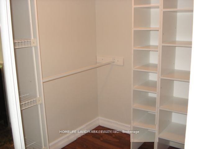 88 Corporate Drive 1811 Property Photo 9