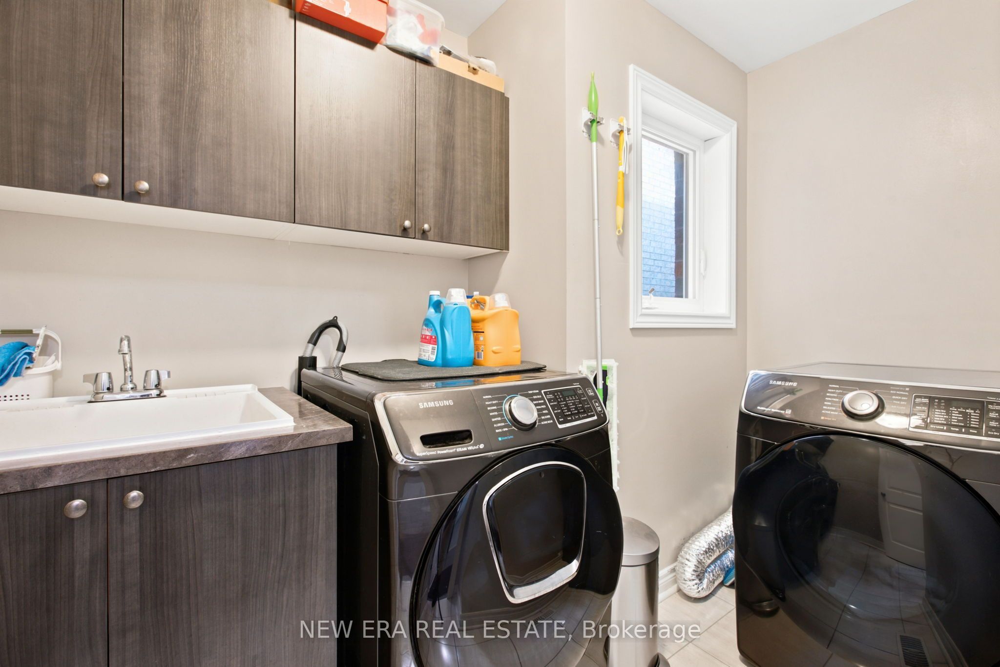 77 Jevons Drive Property Photo 18