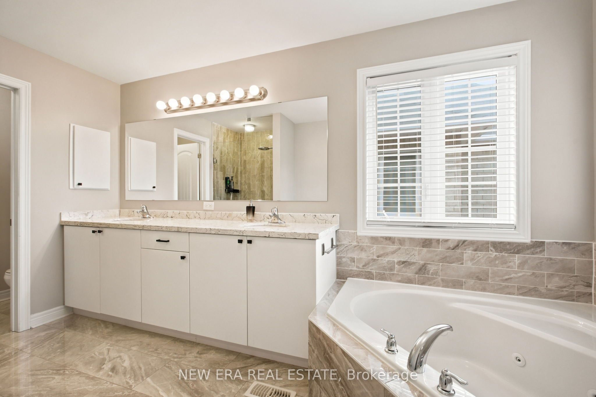 77 Jevons Drive Property Photo 26