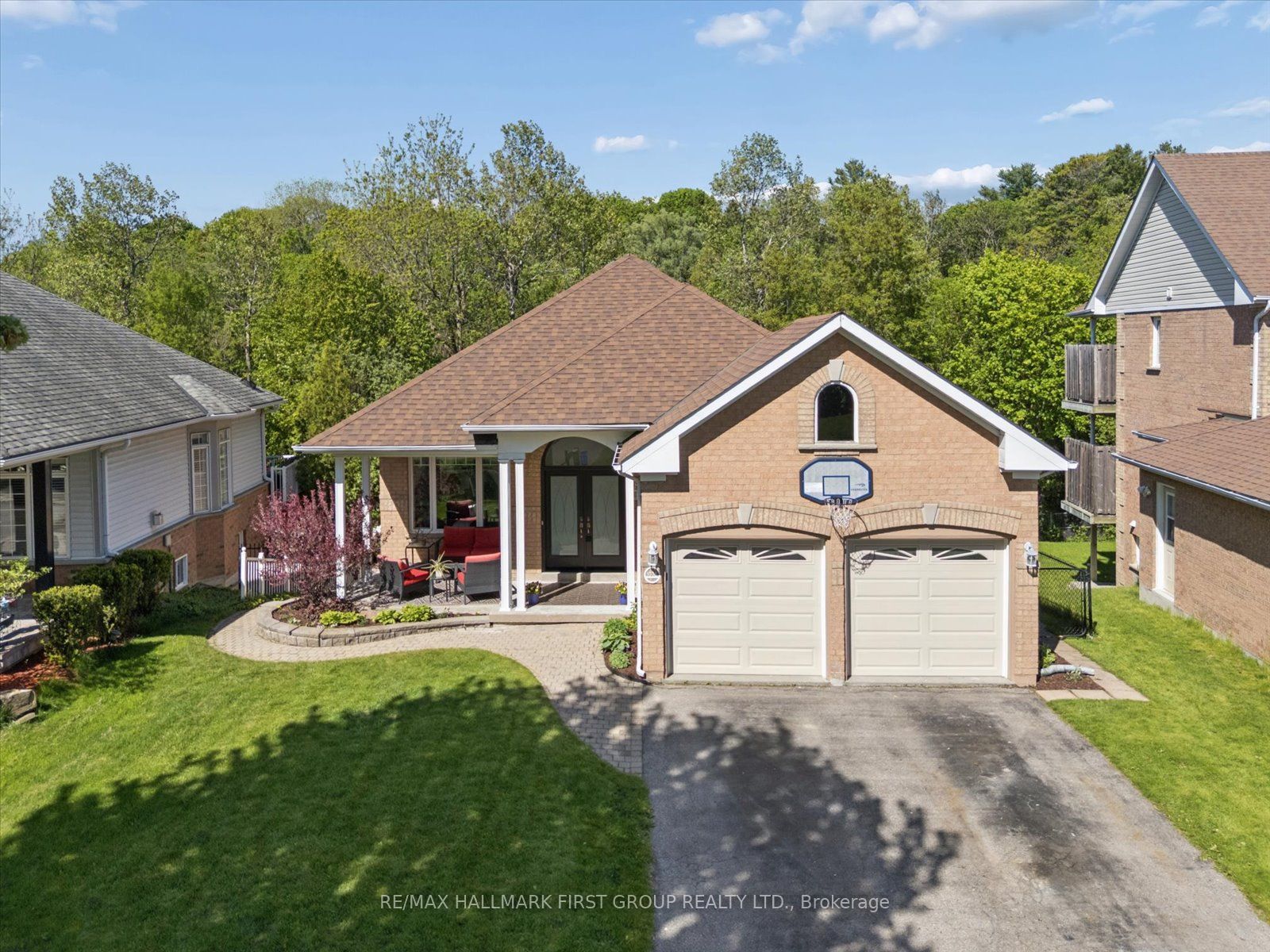 1028 Highbrooke Court Property Photo 1