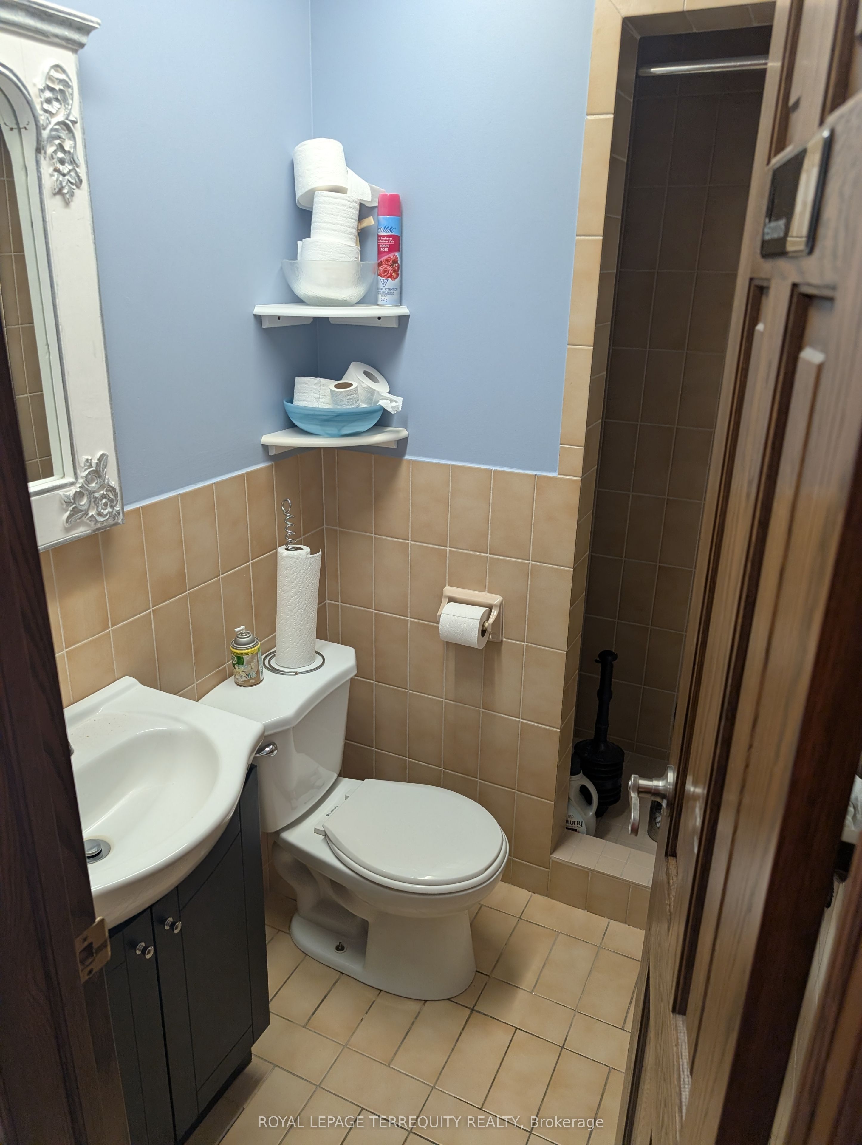 330 Byron Street S 200 Property Photo 6