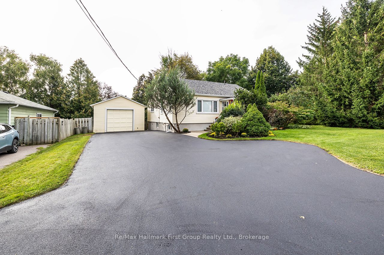 1692 Scugog Street Property Photo 1