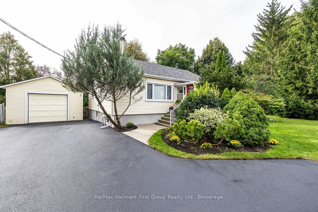 1692 Scugog Street Property Photo 2