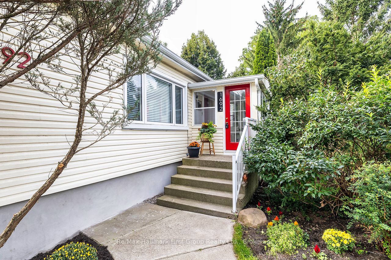 1692 Scugog Street Property Photo 3
