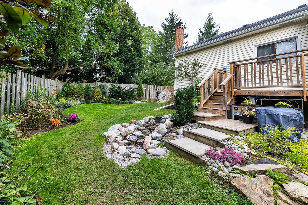 1692 Scugog Street Property Photo 15