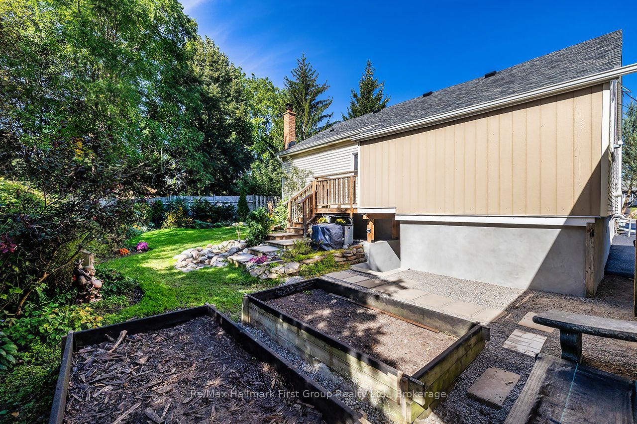 1692 Scugog Street Property Photo 19