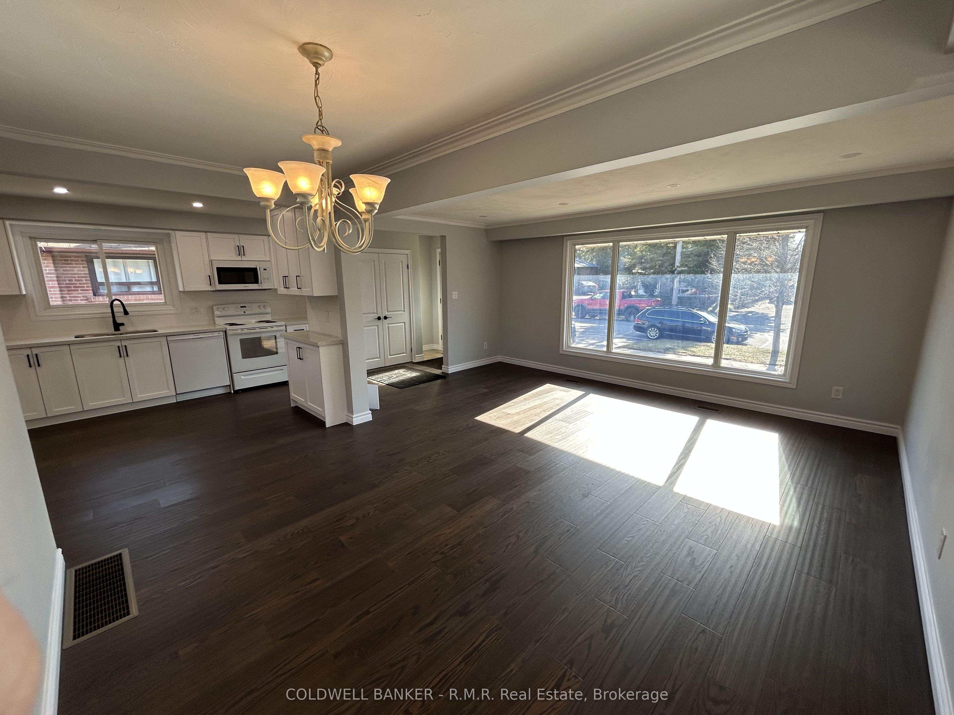 125 Cabot Street Main Property Photo 5