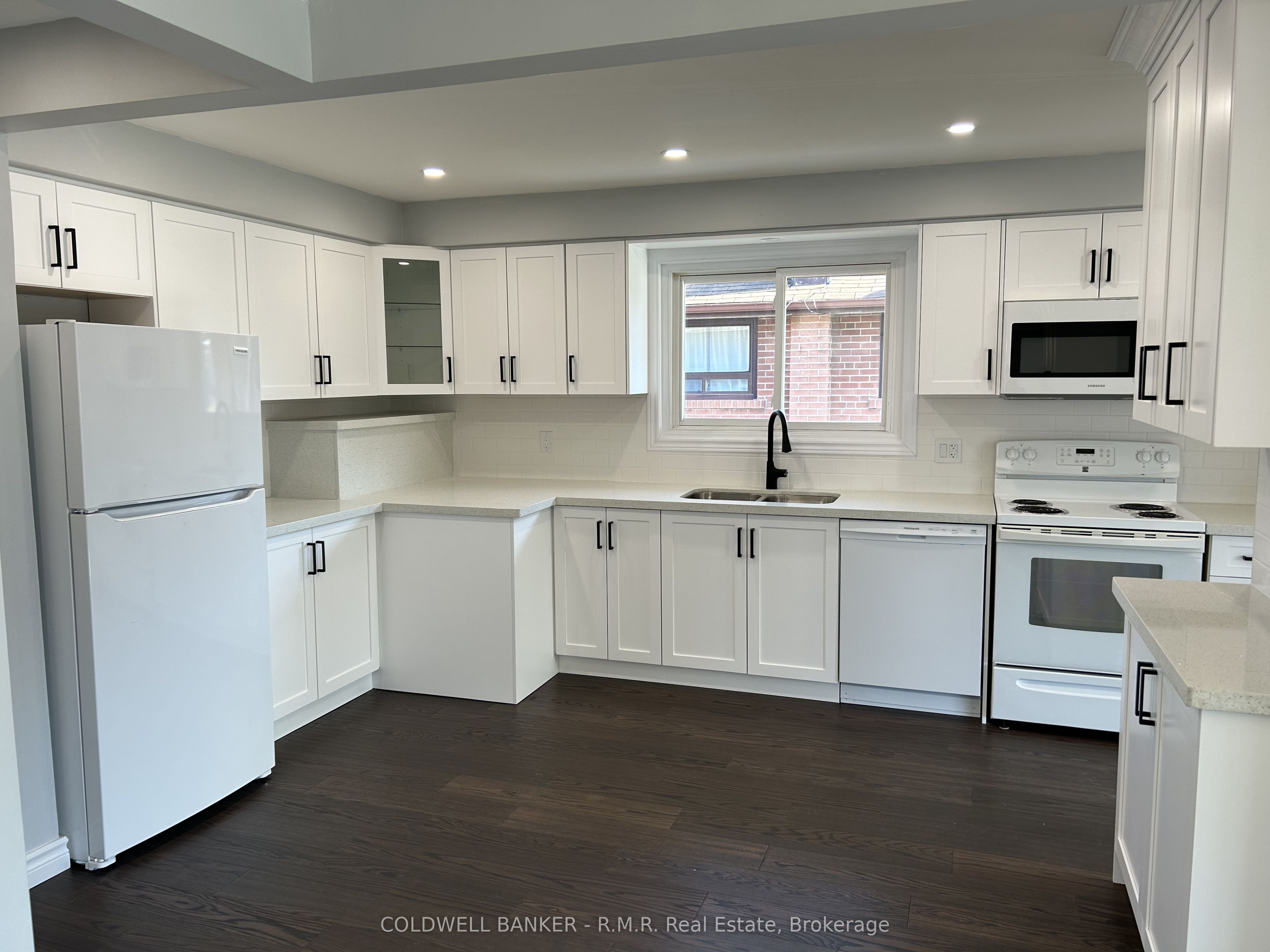 125 Cabot Street Main Property Photo 9