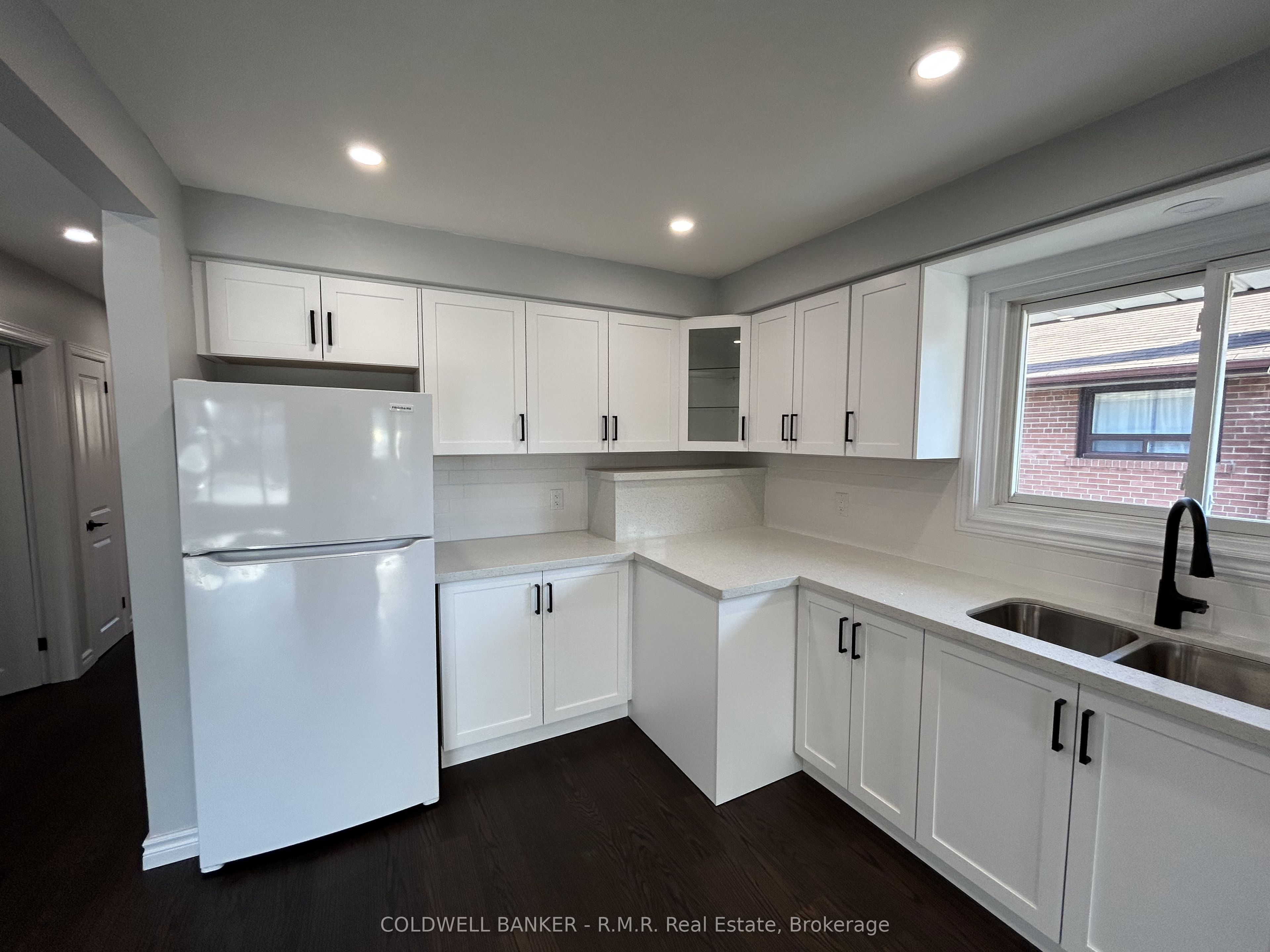 125 Cabot Street Main Property Photo 10