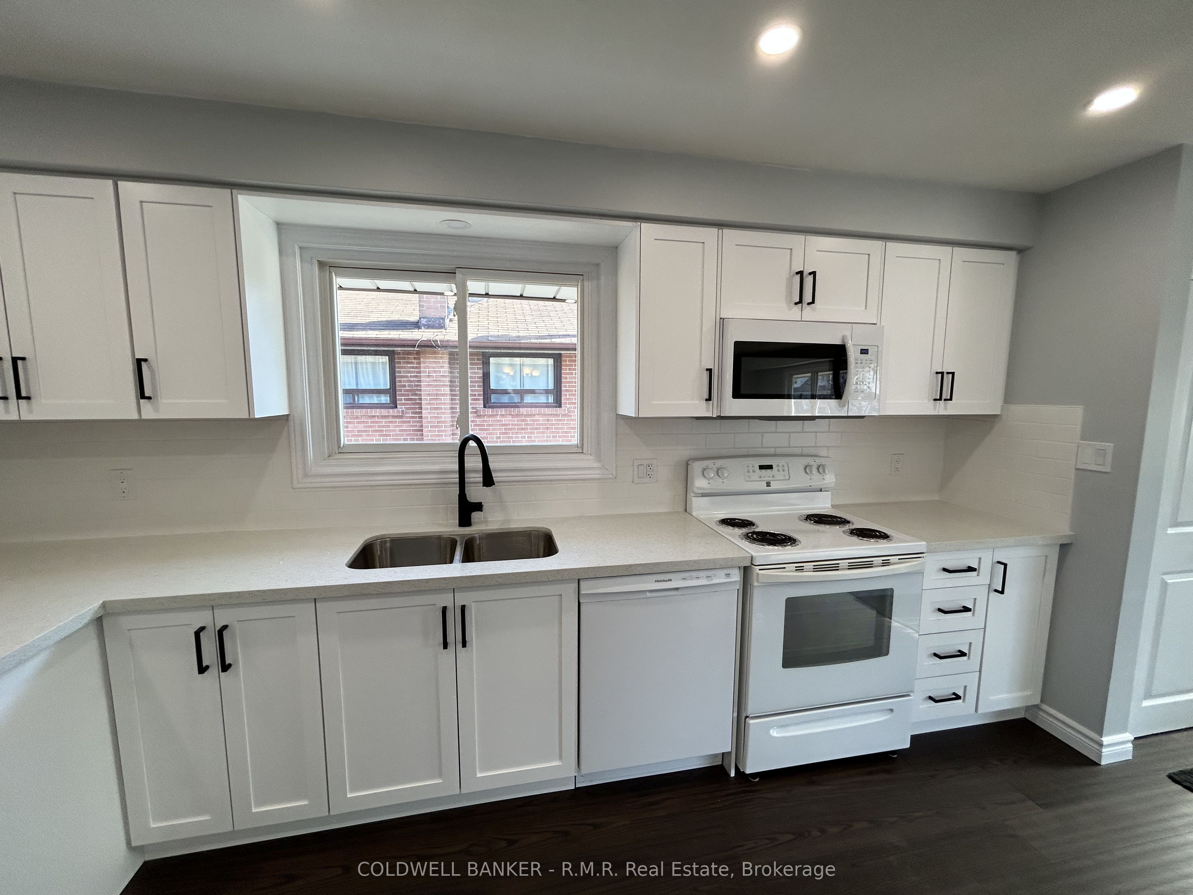 125 Cabot Street Main Property Photo 11