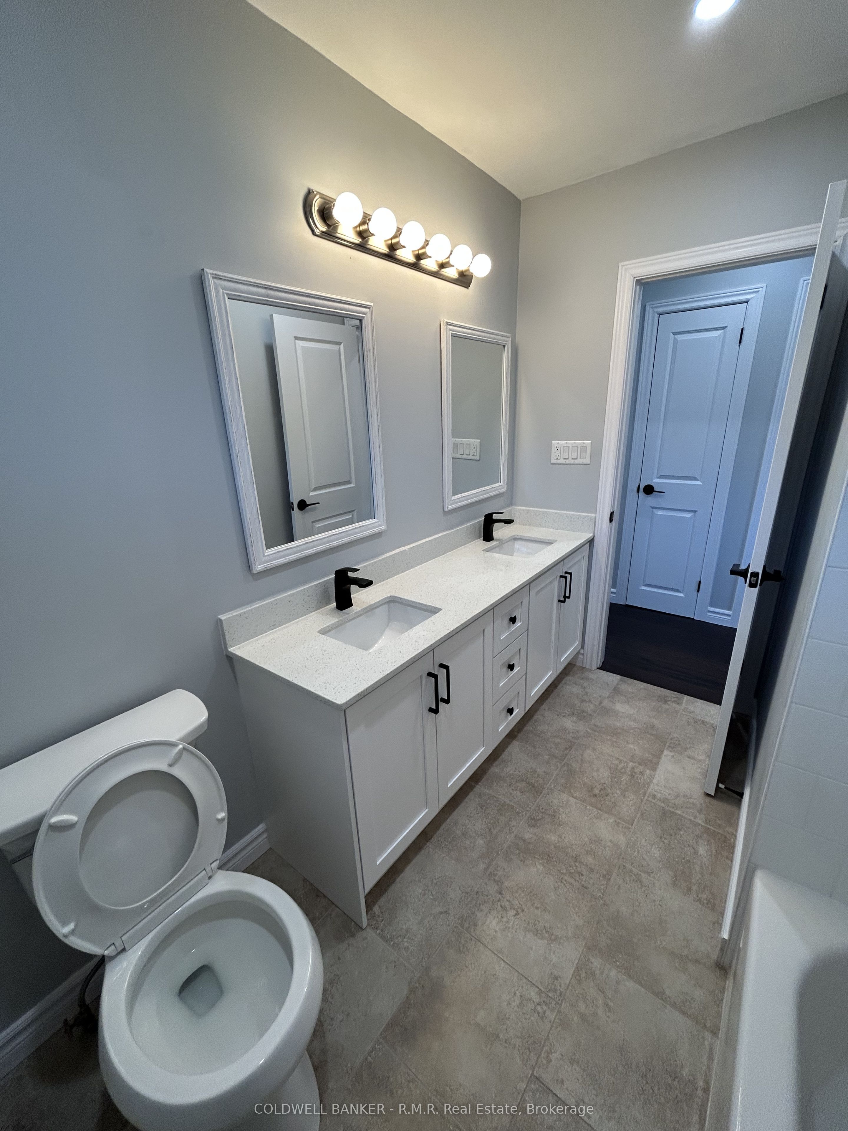 125 Cabot Street Main Property Photo 19