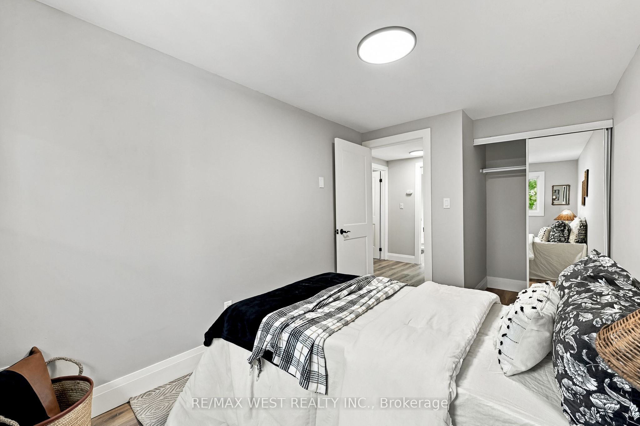 721 Cricklewood Drive 3 Property Photo 23