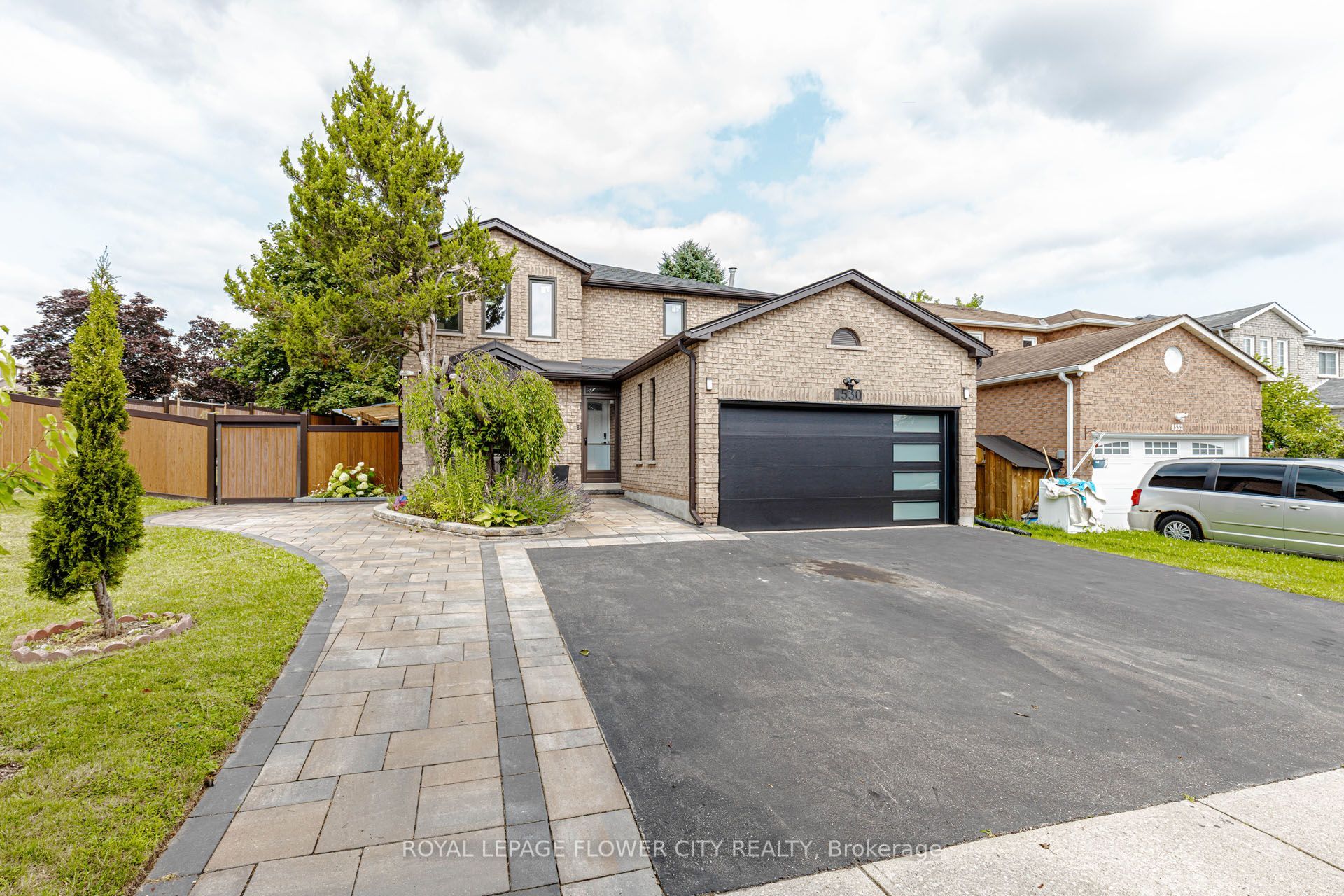 1530 Somergrove Crescent Property Photo 1