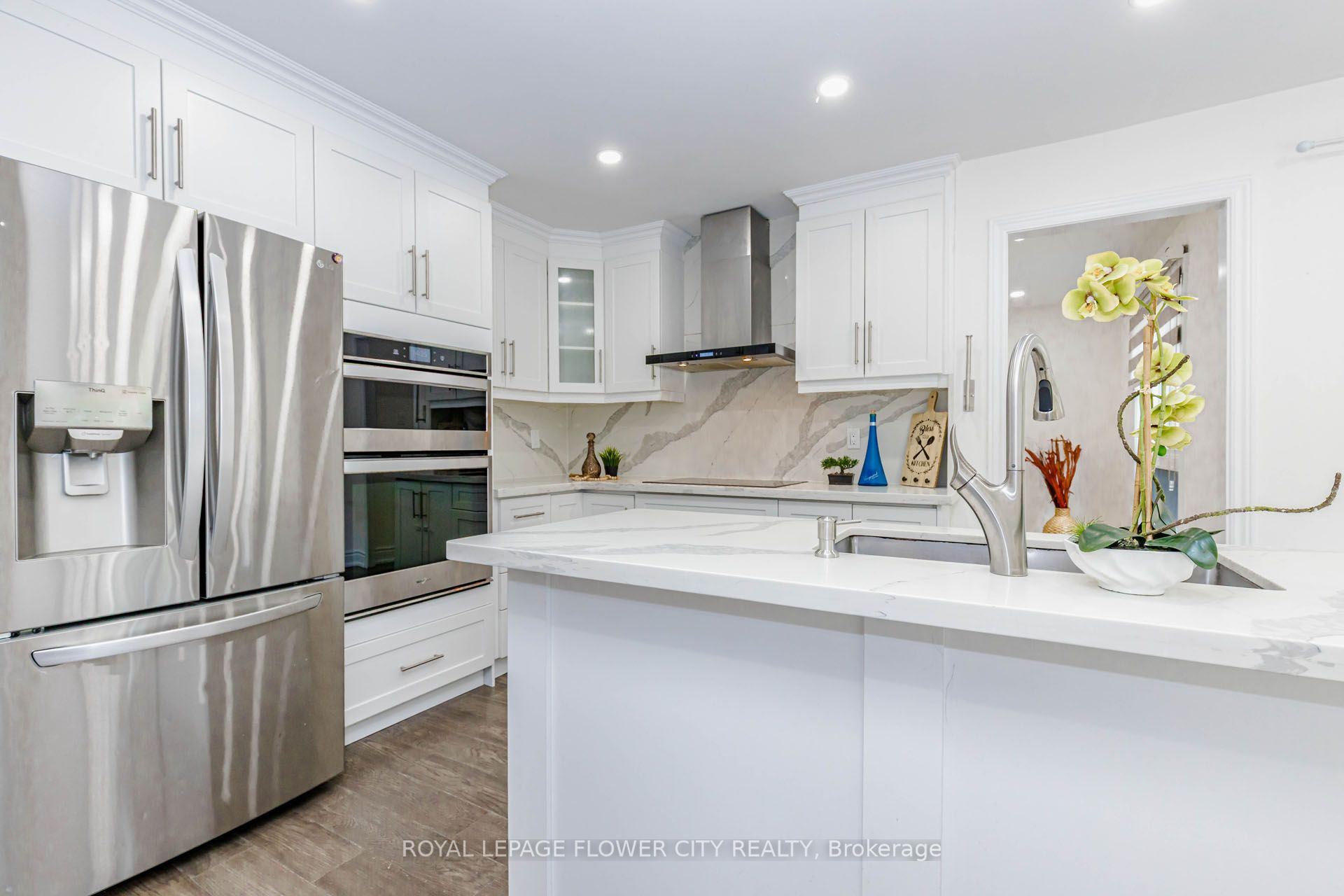 1530 Somergrove Crescent Property Photo 14