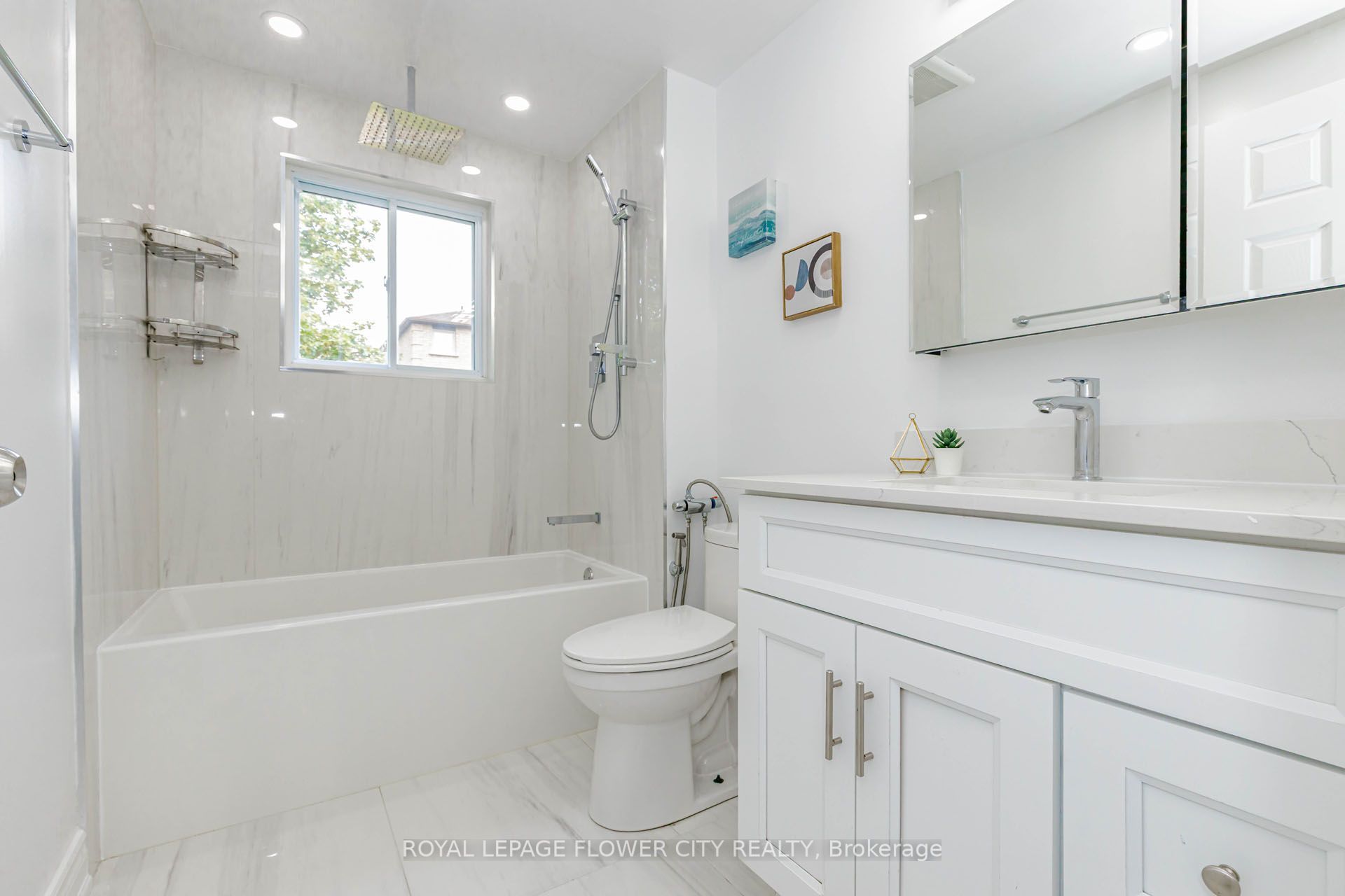 1530 Somergrove Crescent Property Photo 24