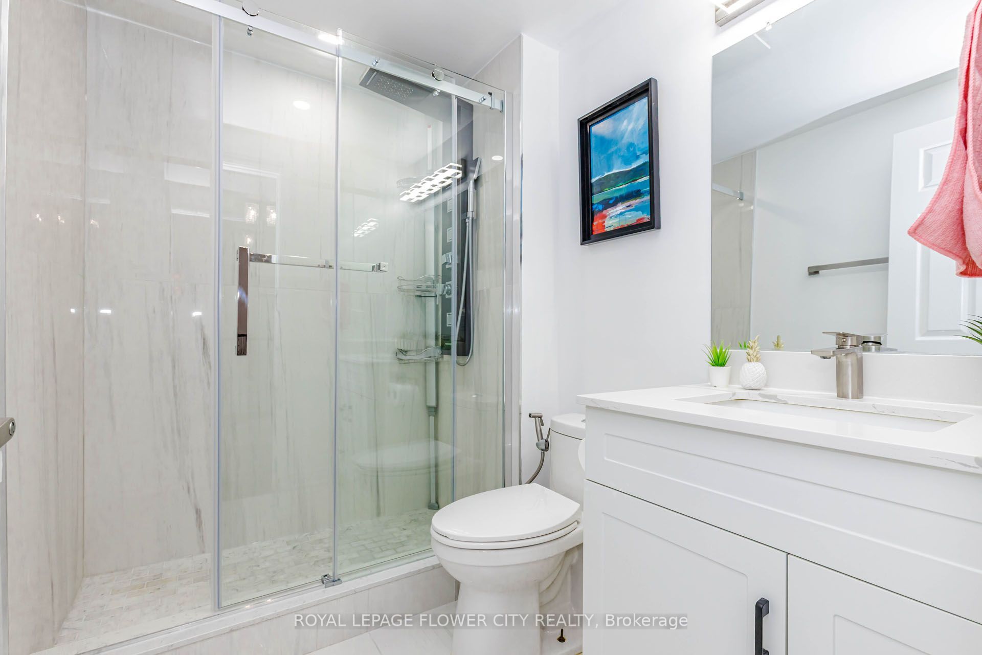 1530 Somergrove Crescent Property Photo 27
