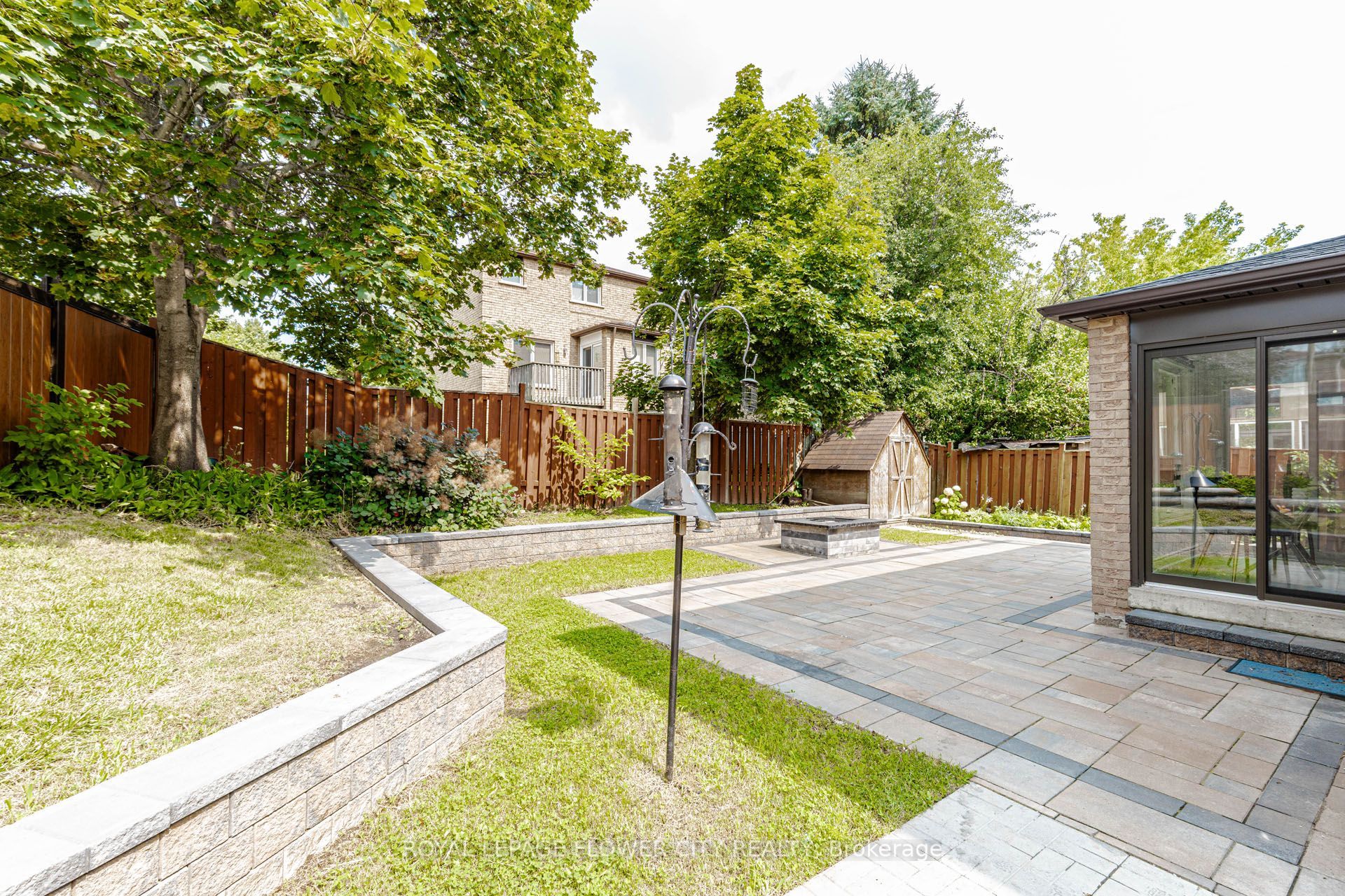 1530 Somergrove Crescent Property Photo 40