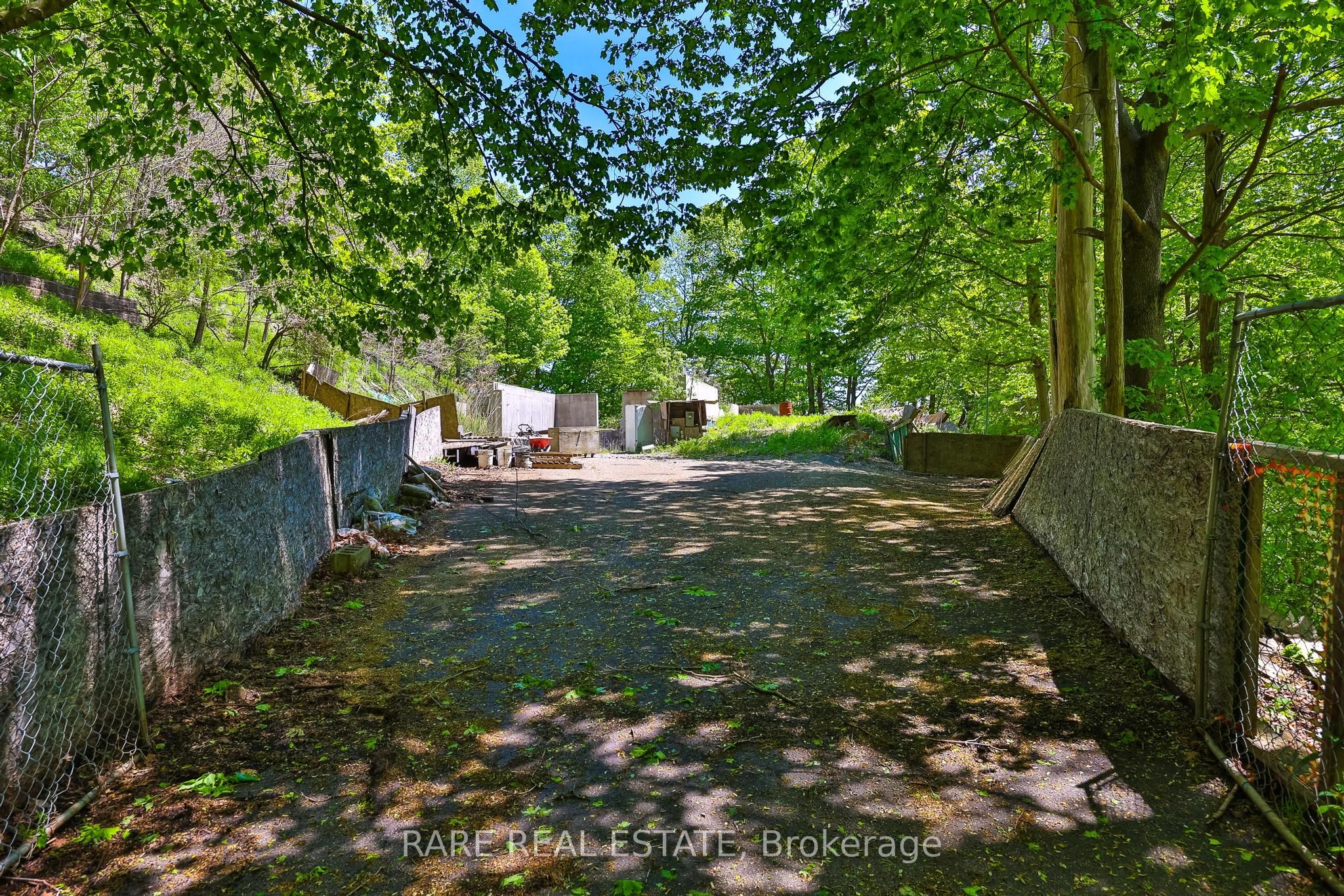 81 Meadowcliffe Drive Property Photo 12