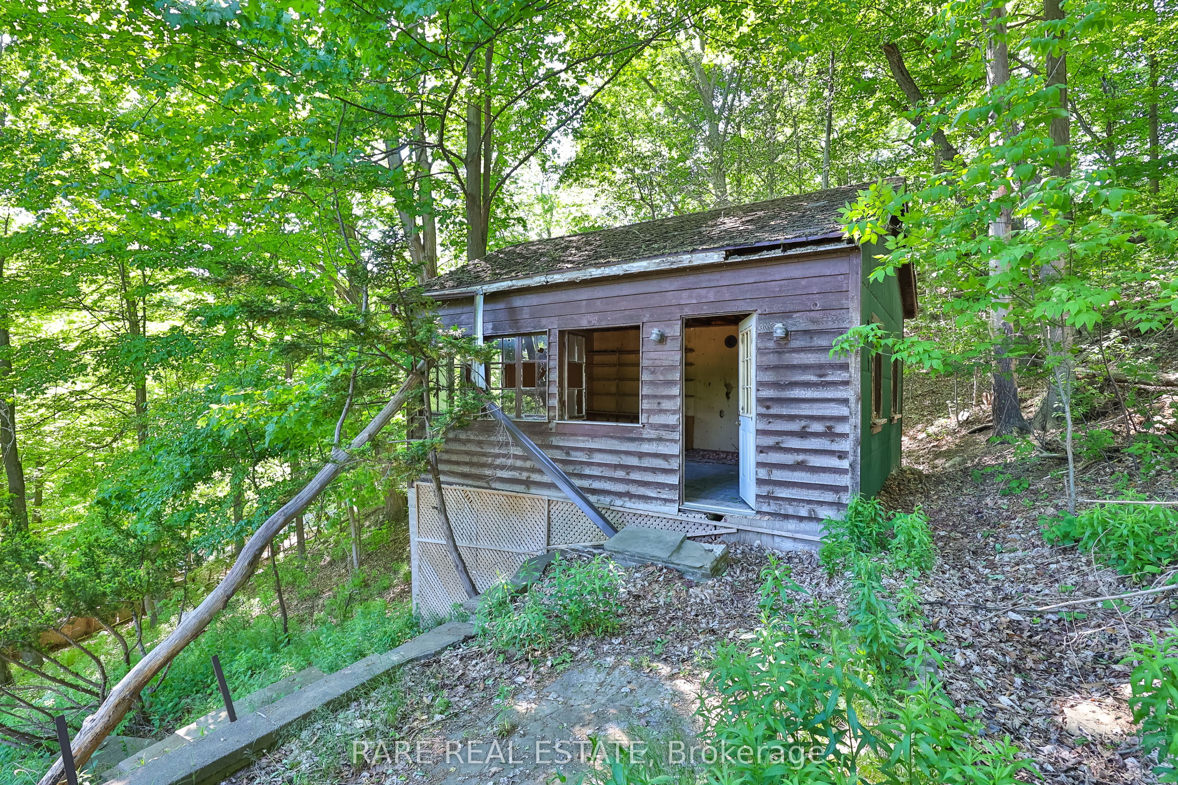 81 Meadowcliffe Drive Property Photo 15