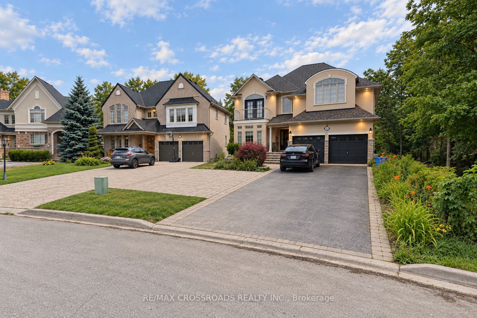 1653 Goldenridge Road Property Photo 1
