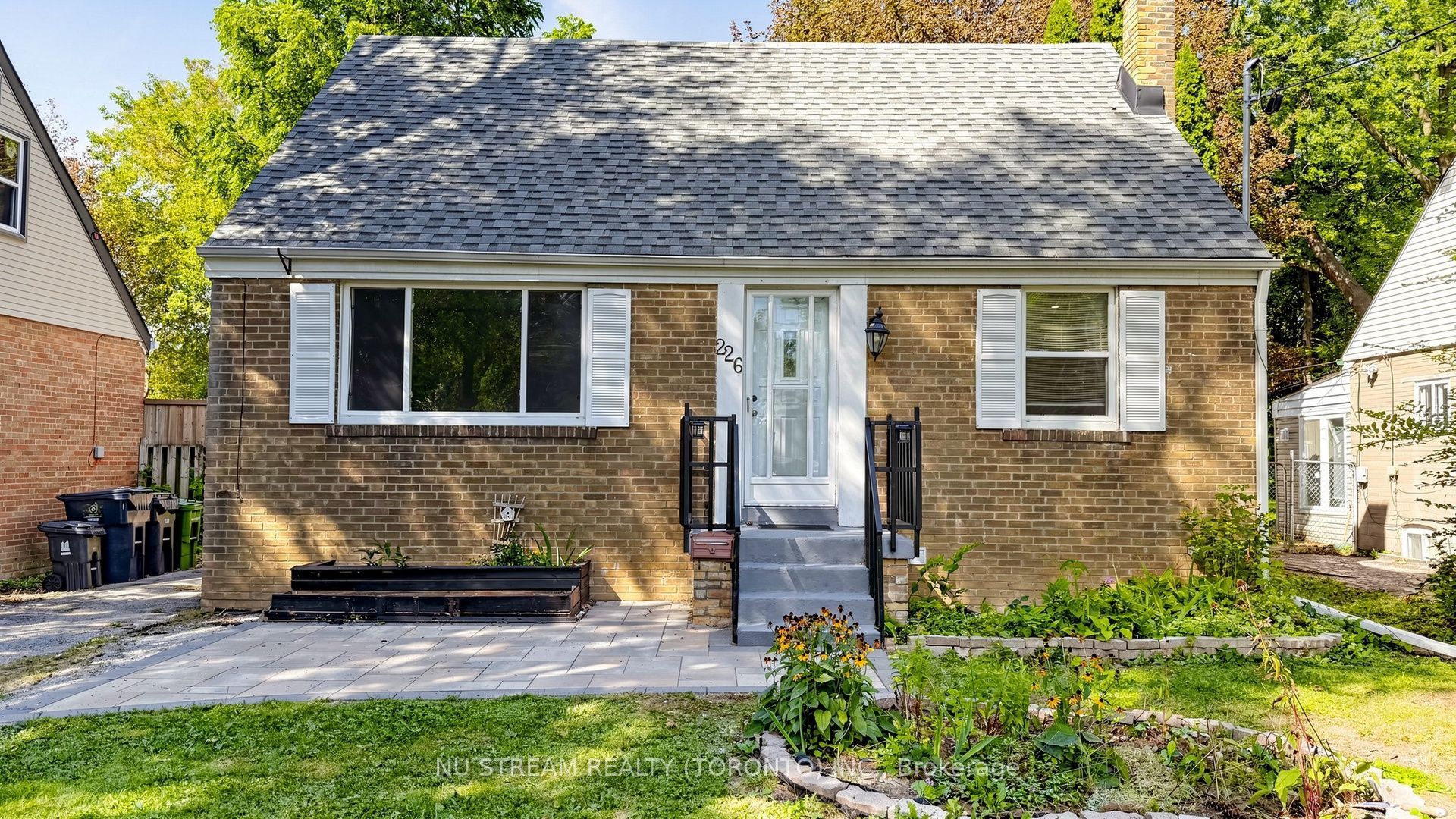 226 Oakridge Drive