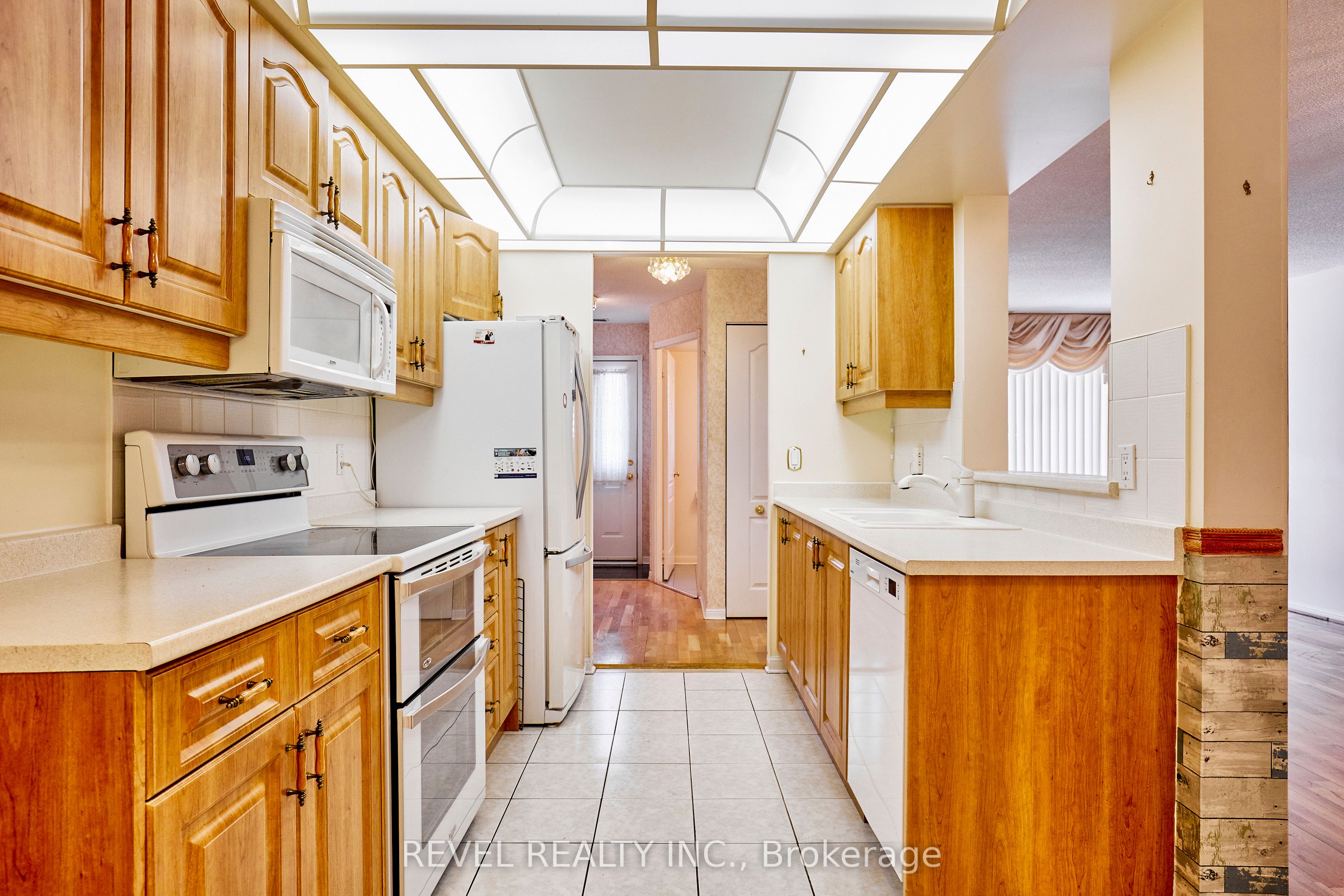 1400 The Esplanade N 411 Property Photo 6