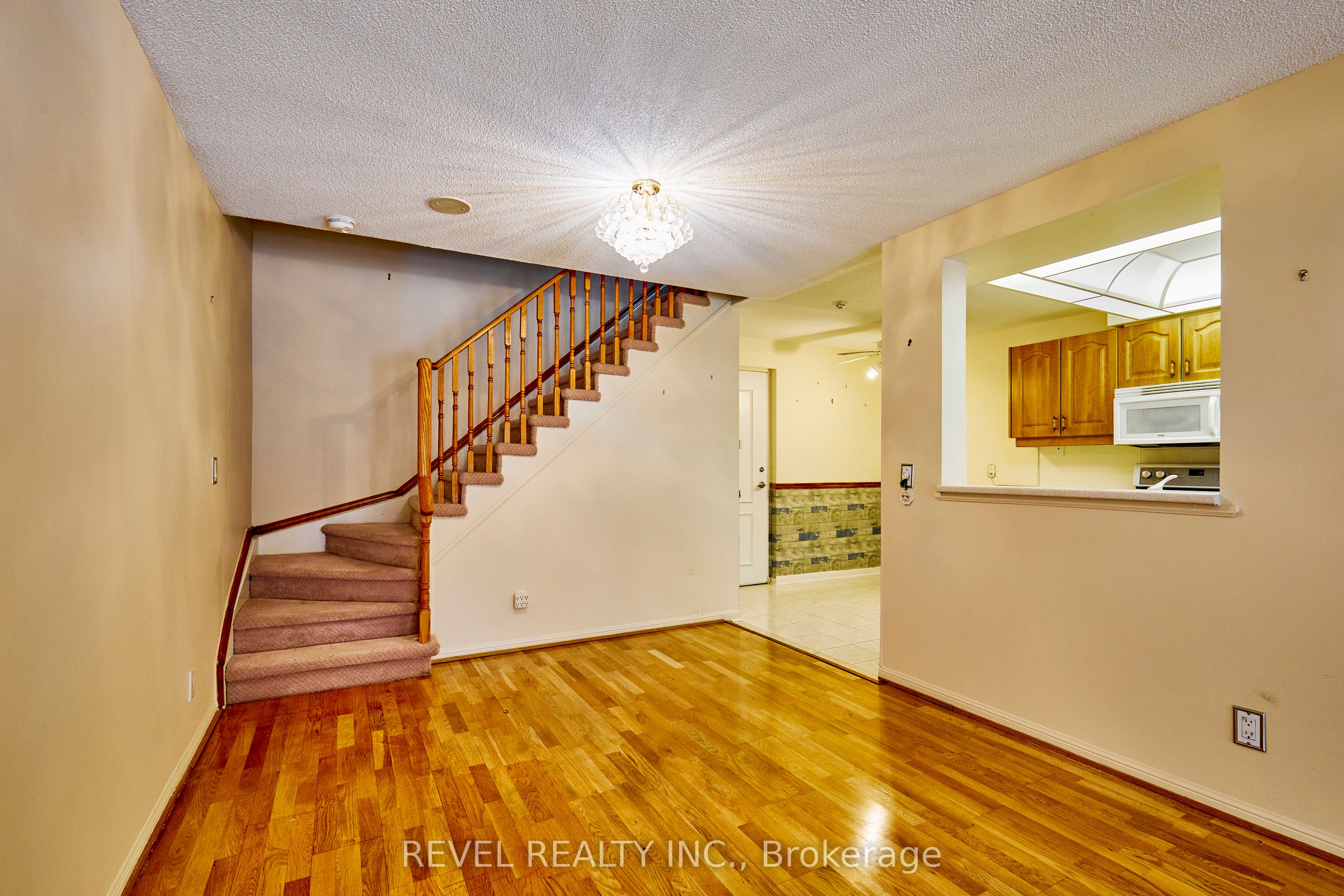 1400 The Esplanade N 411 Property Photo 7
