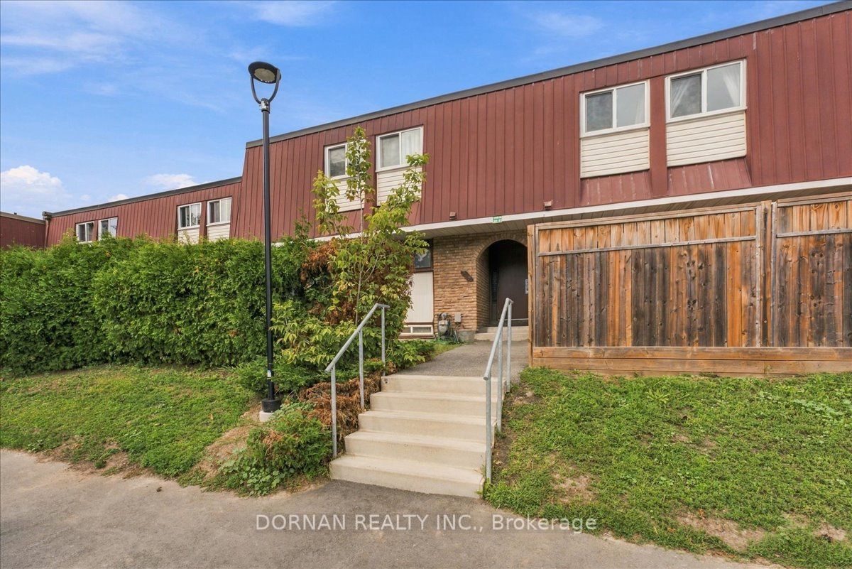 1333 Mary Street N 39 Property Photo 1