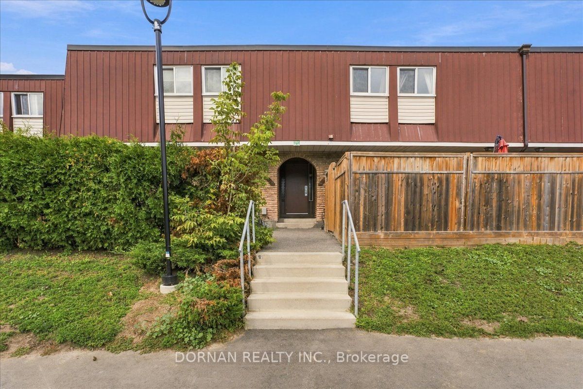 1333 Mary Street N 39 Property Photo 2