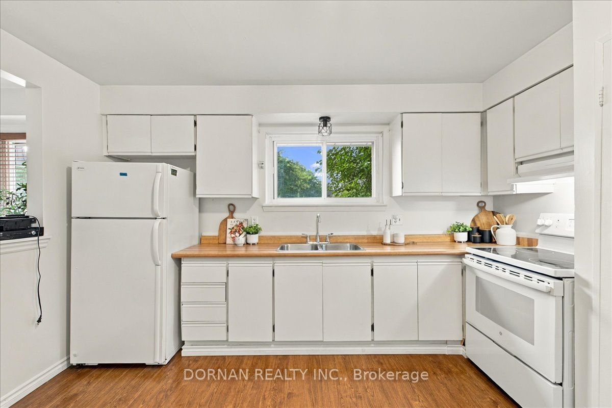 1333 Mary Street N 39 Property Photo 9