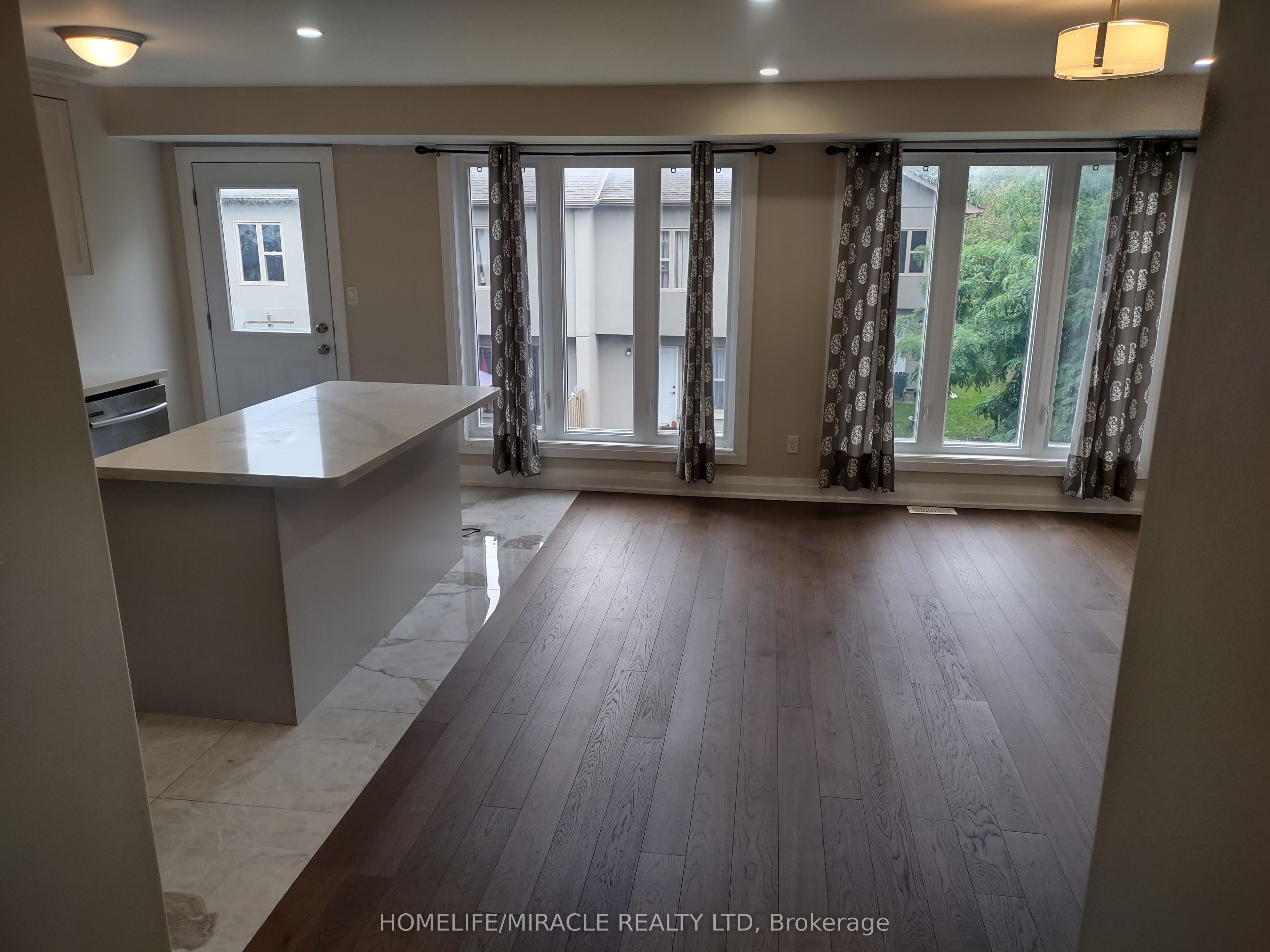 688b Midland Avenue Property Photo 6