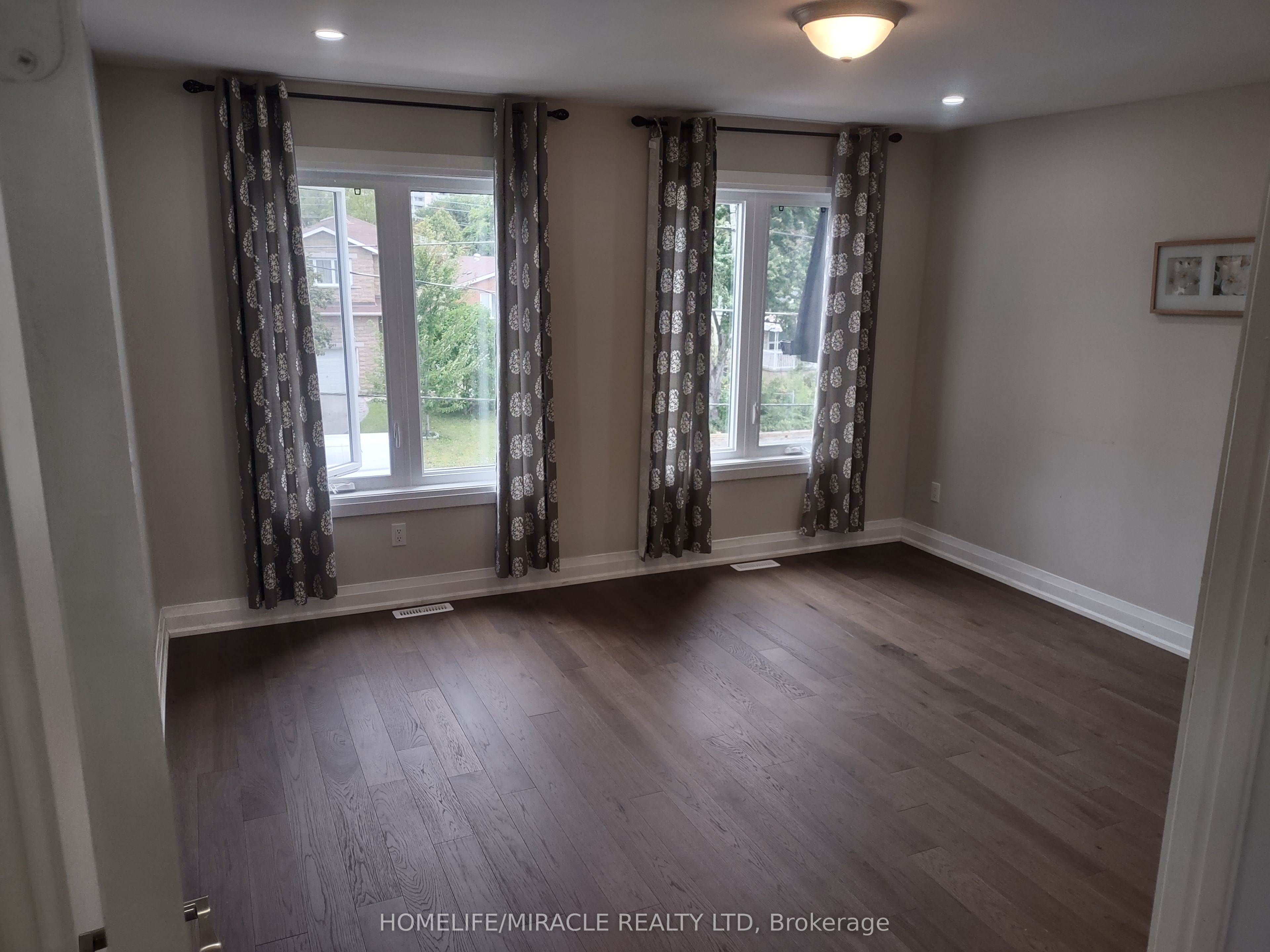 688b Midland Avenue Property Photo 10