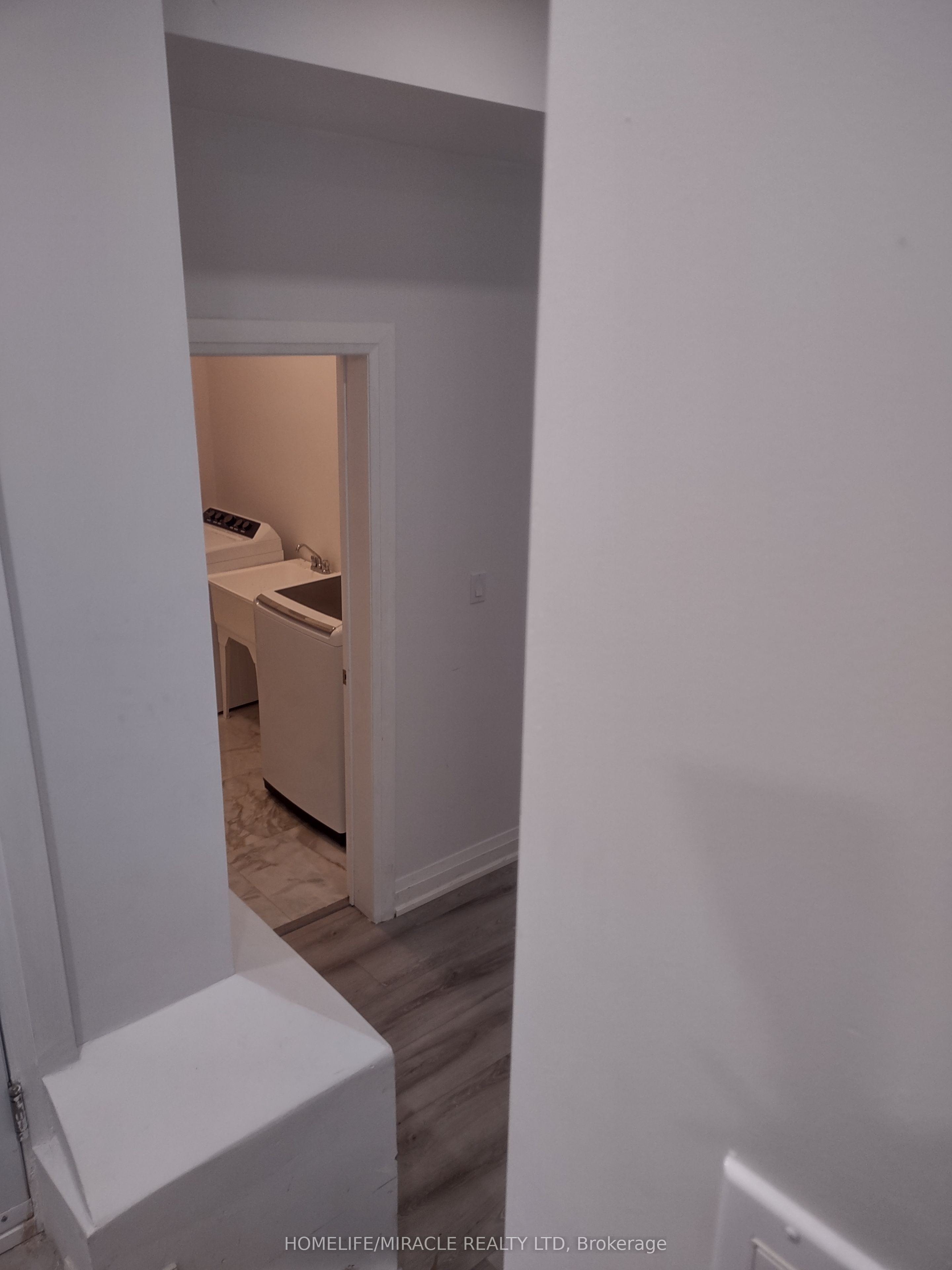 688b Midland Avenue Property Photo 17