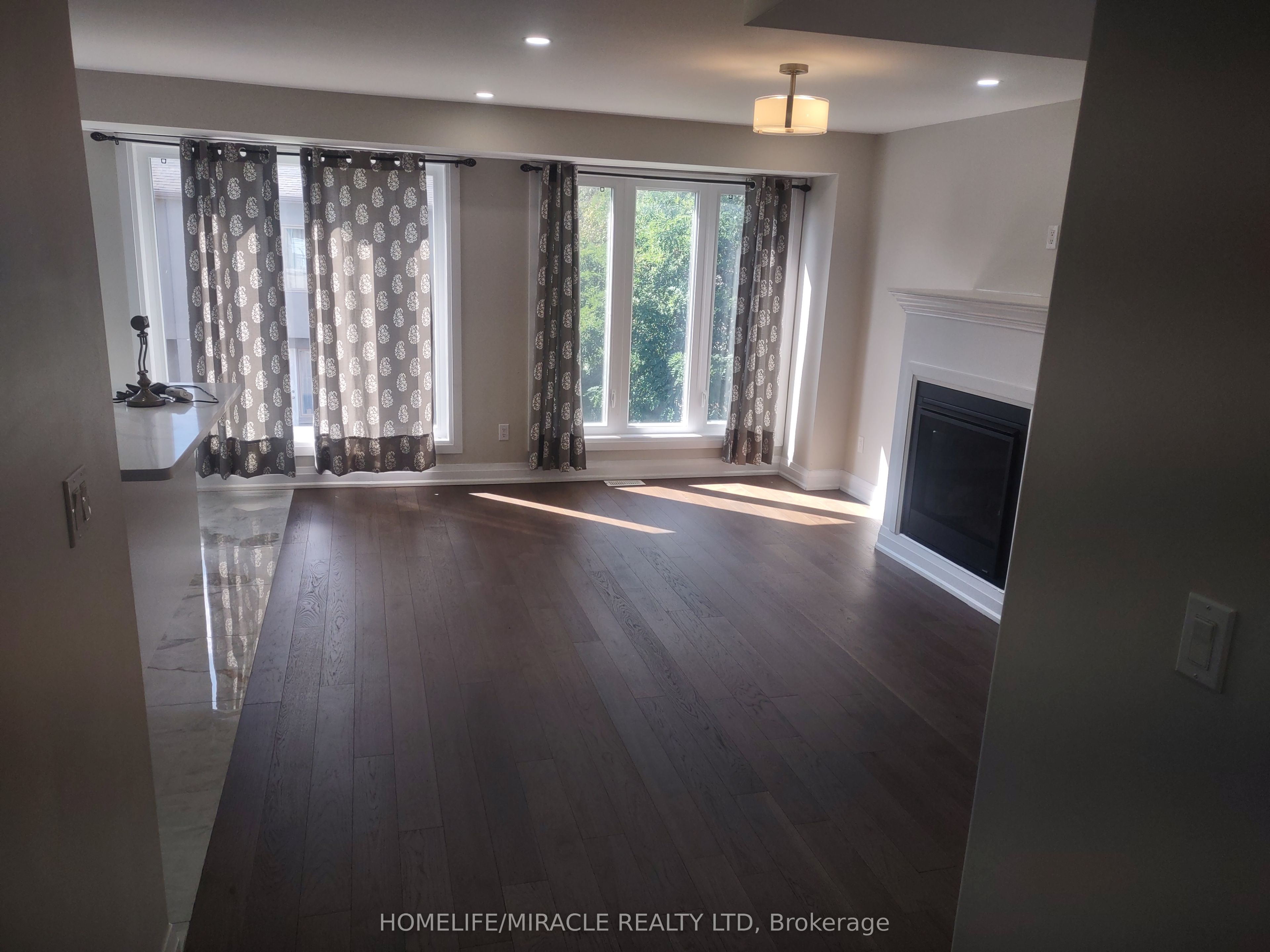 688b Midland Avenue Property Photo 19