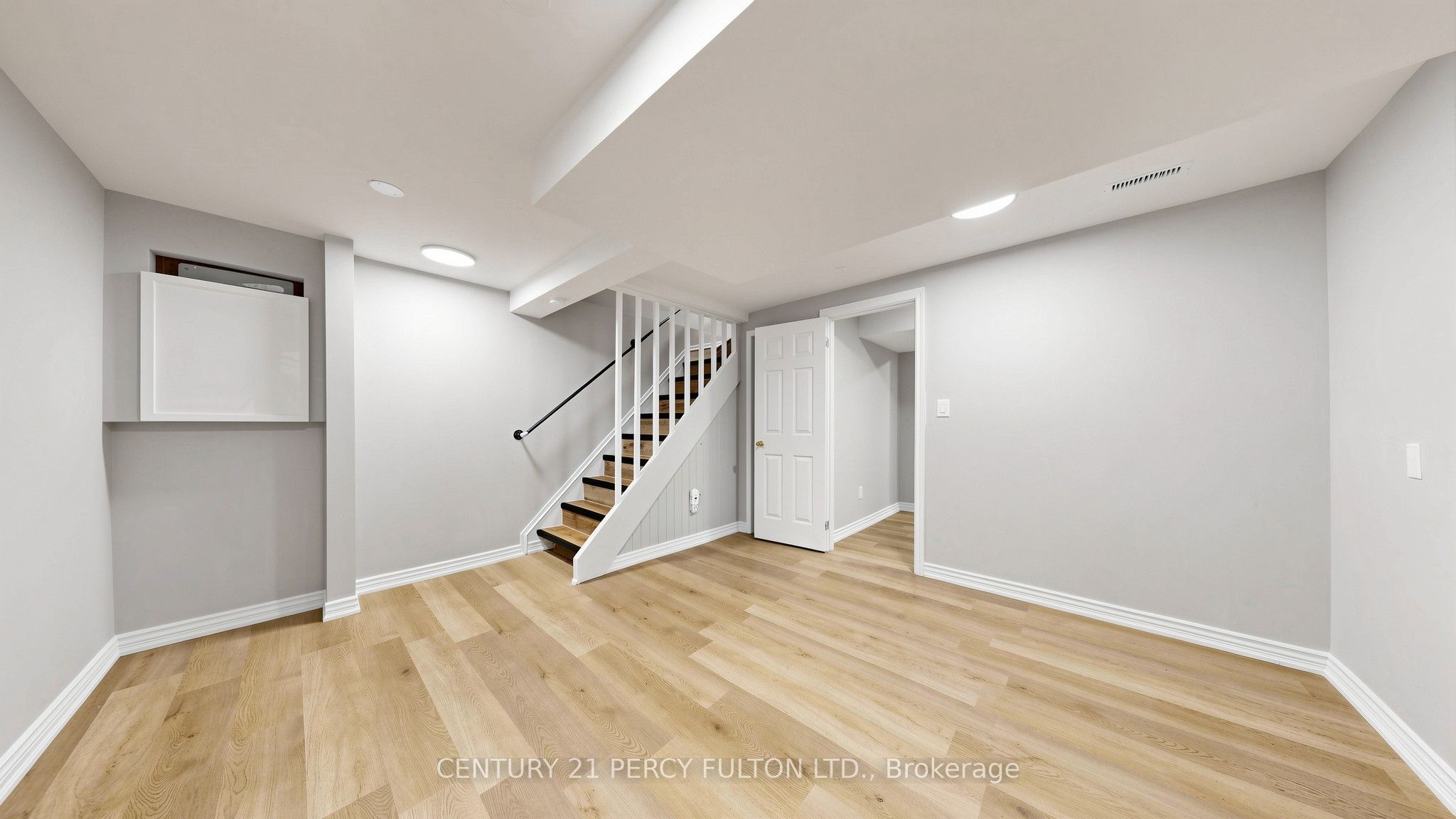 18 Tipton Crescent Property Photo 36
