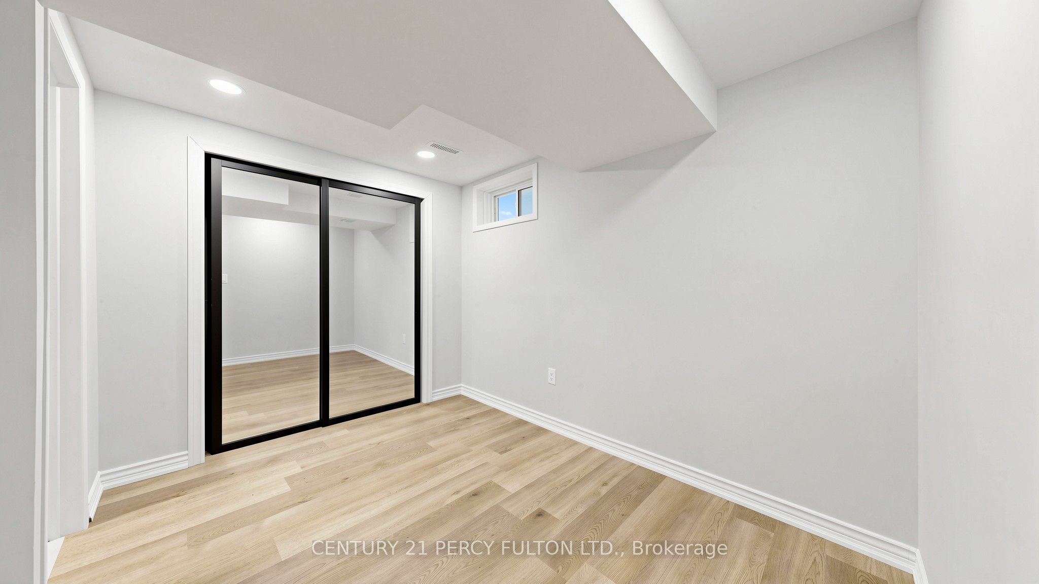 18 Tipton Crescent Property Photo 39