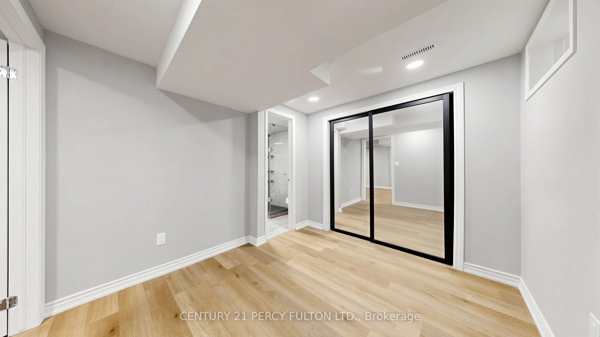 18 Tipton Crescent Property Photo 41