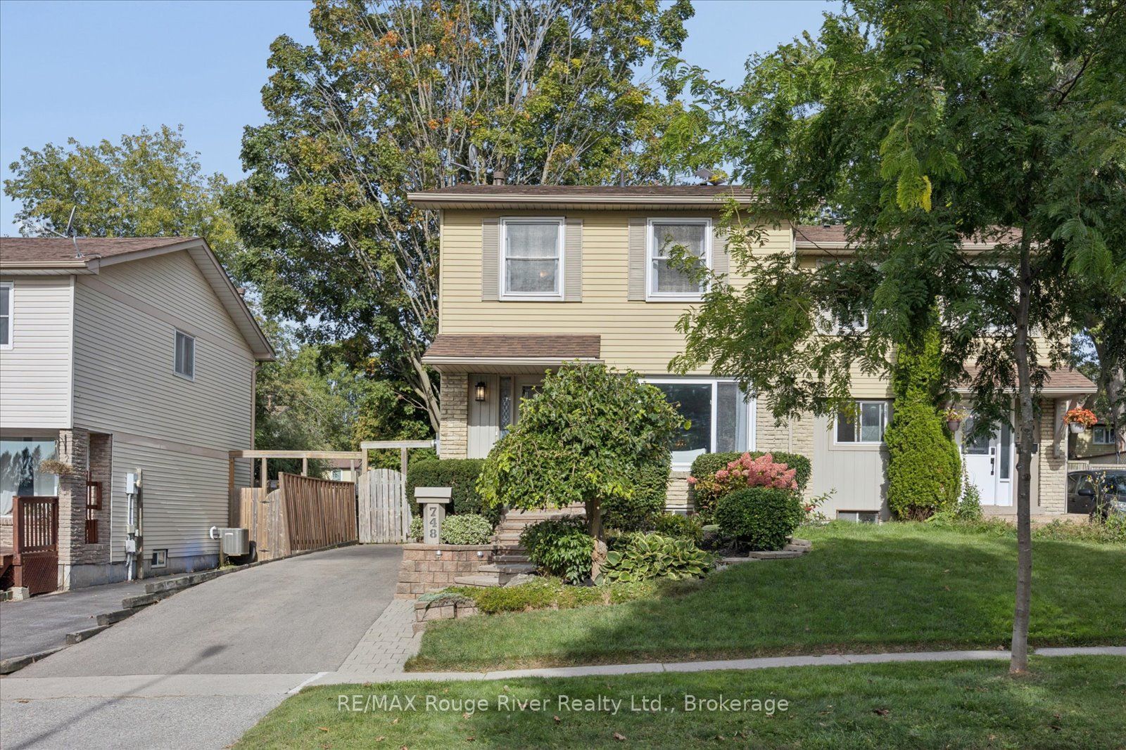 748 Hillcroft Street Property Photo 2
