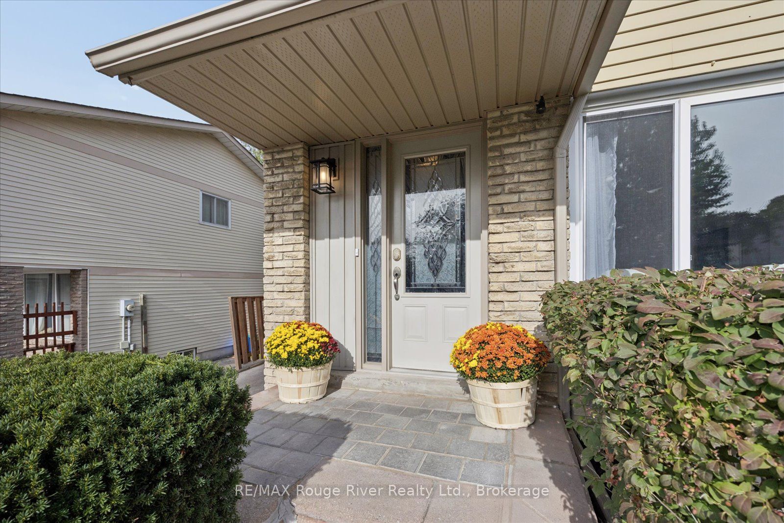 748 Hillcroft Street Property Photo 4