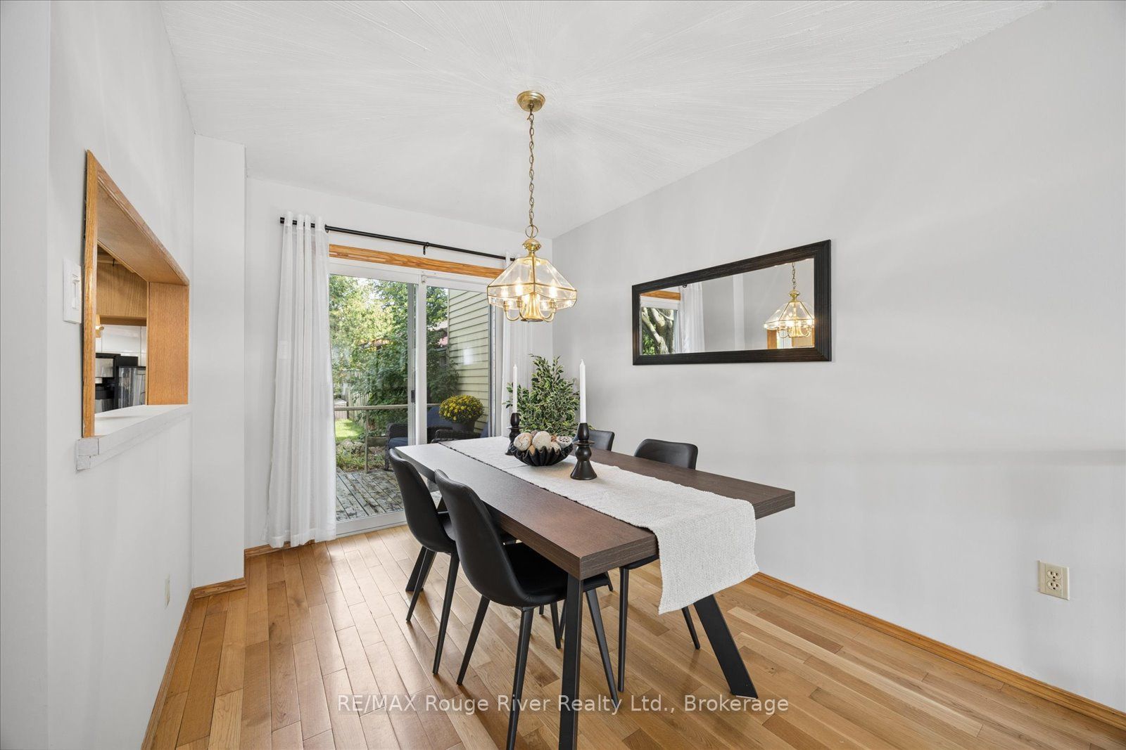 748 Hillcroft Street Property Photo 8