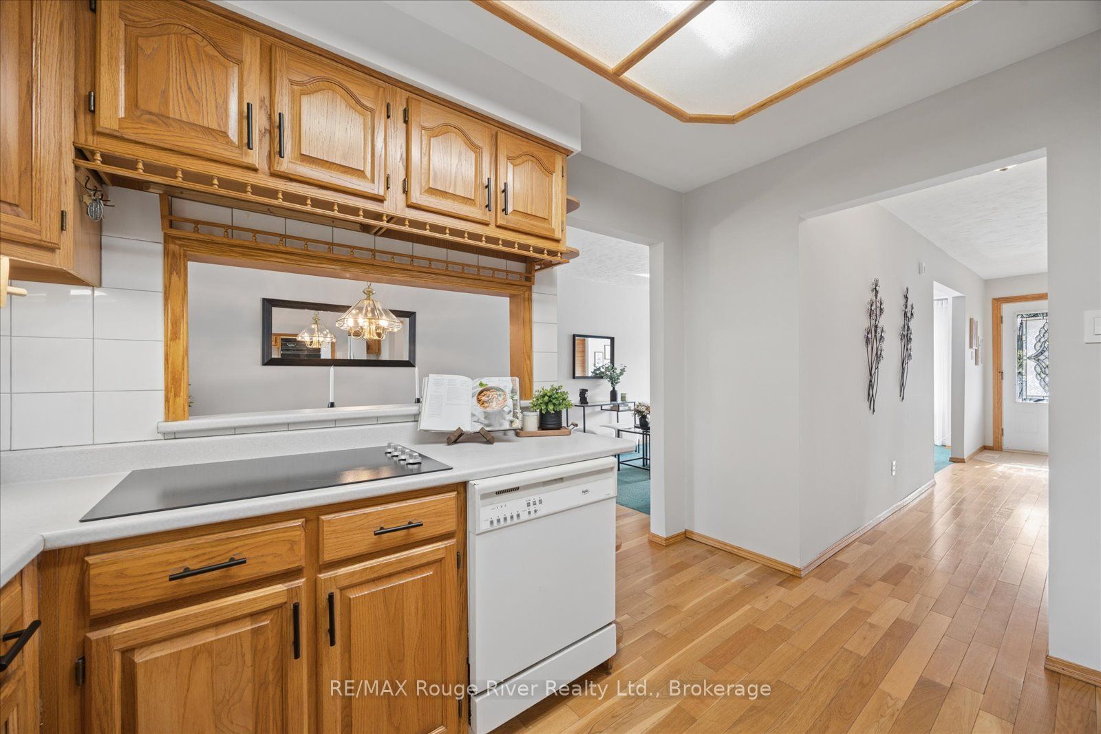 748 Hillcroft Street Property Photo 12