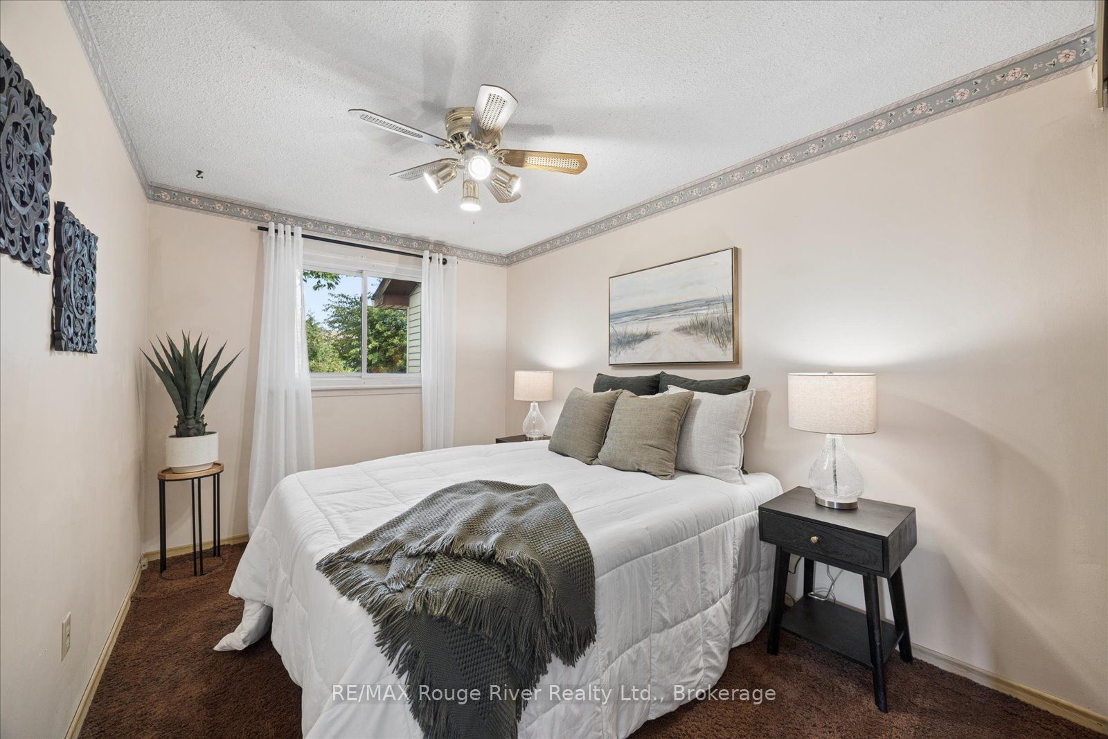 748 Hillcroft Street Property Photo 15
