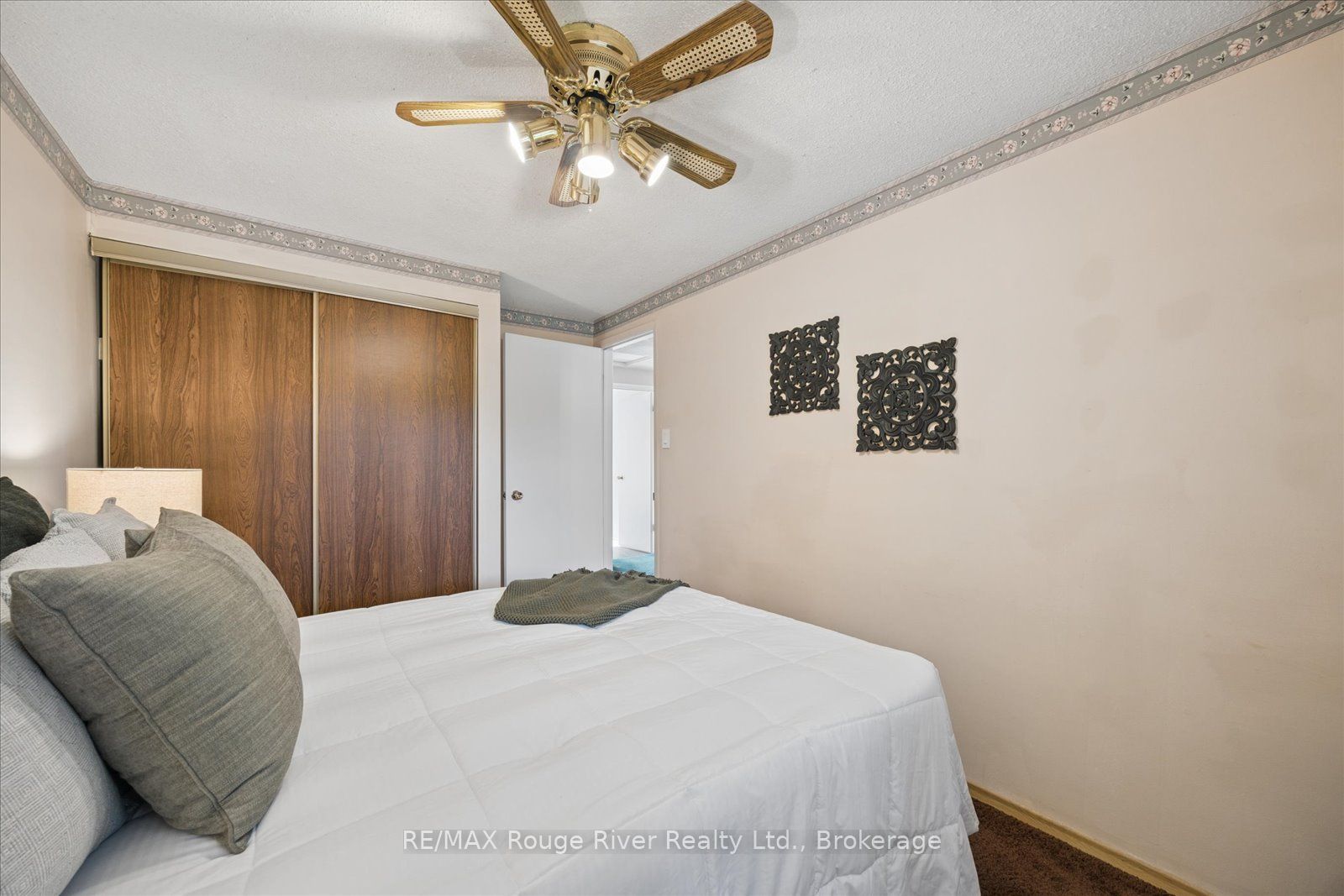 748 Hillcroft Street Property Photo 16