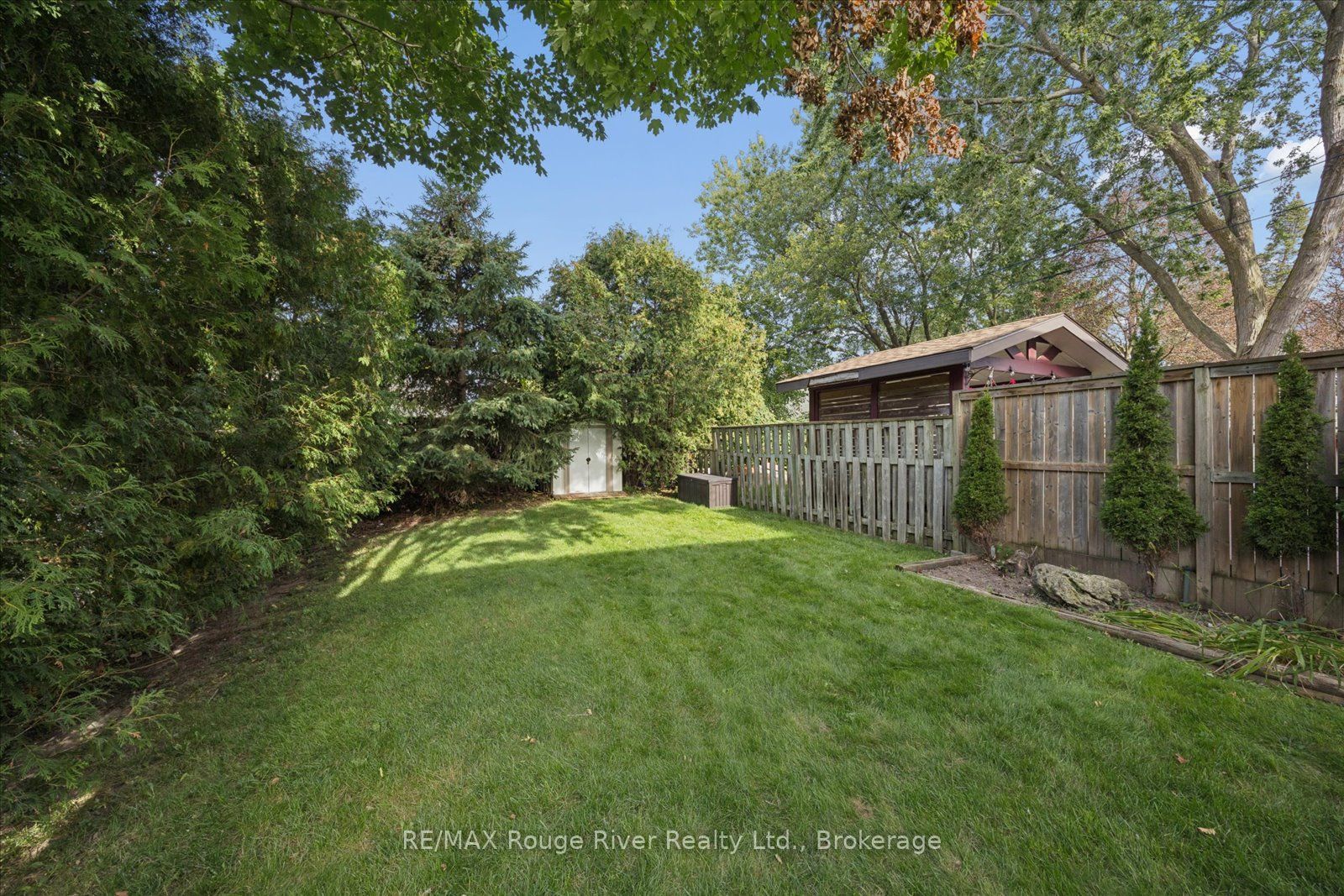 748 Hillcroft Street Property Photo 25