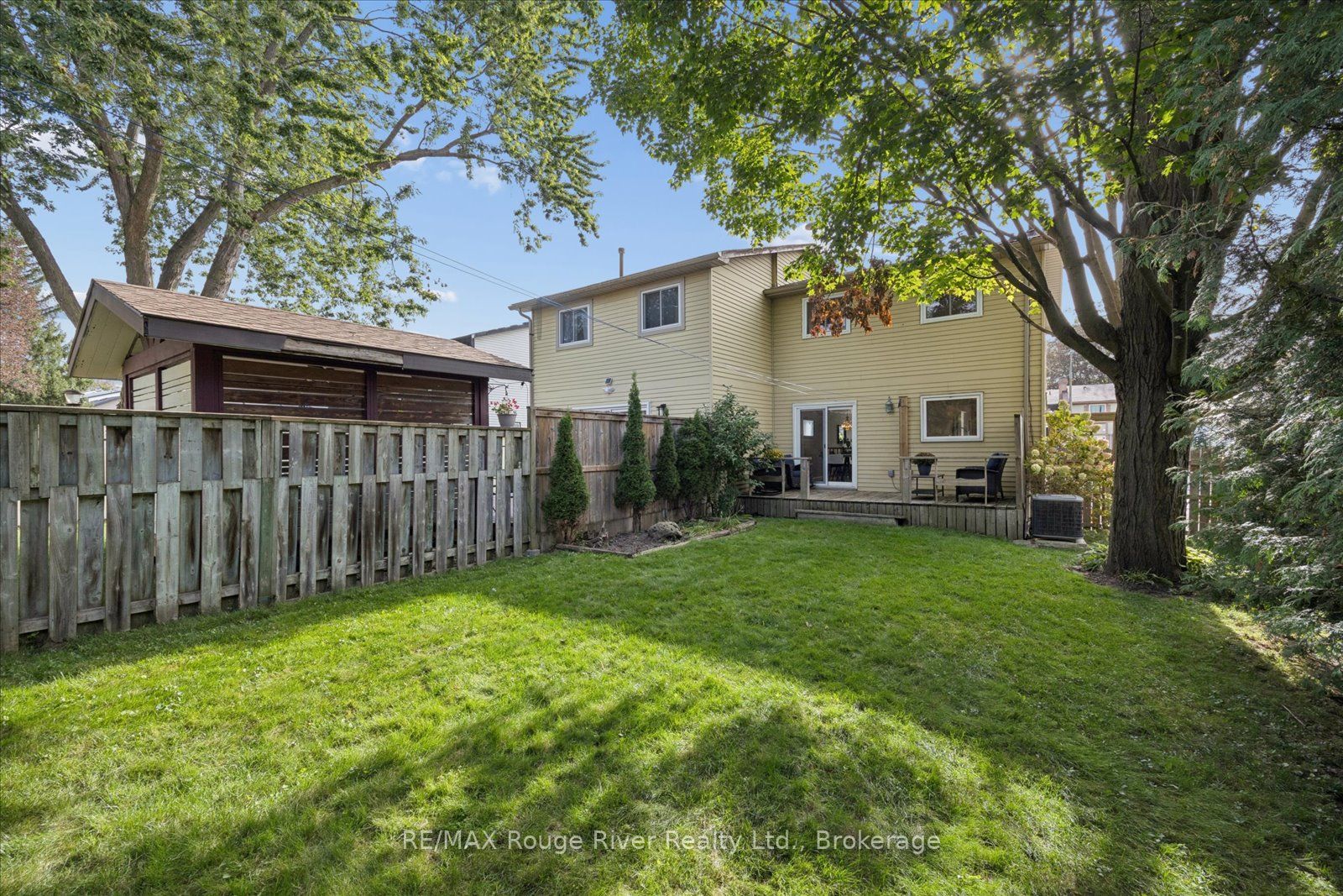 748 Hillcroft Street Property Photo 26