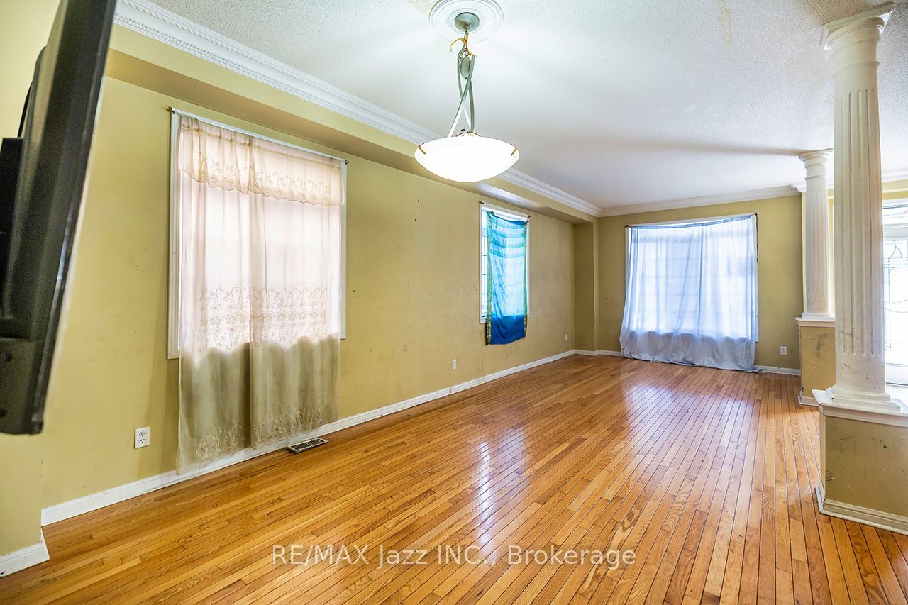 32 Dent Street Property Photo 6